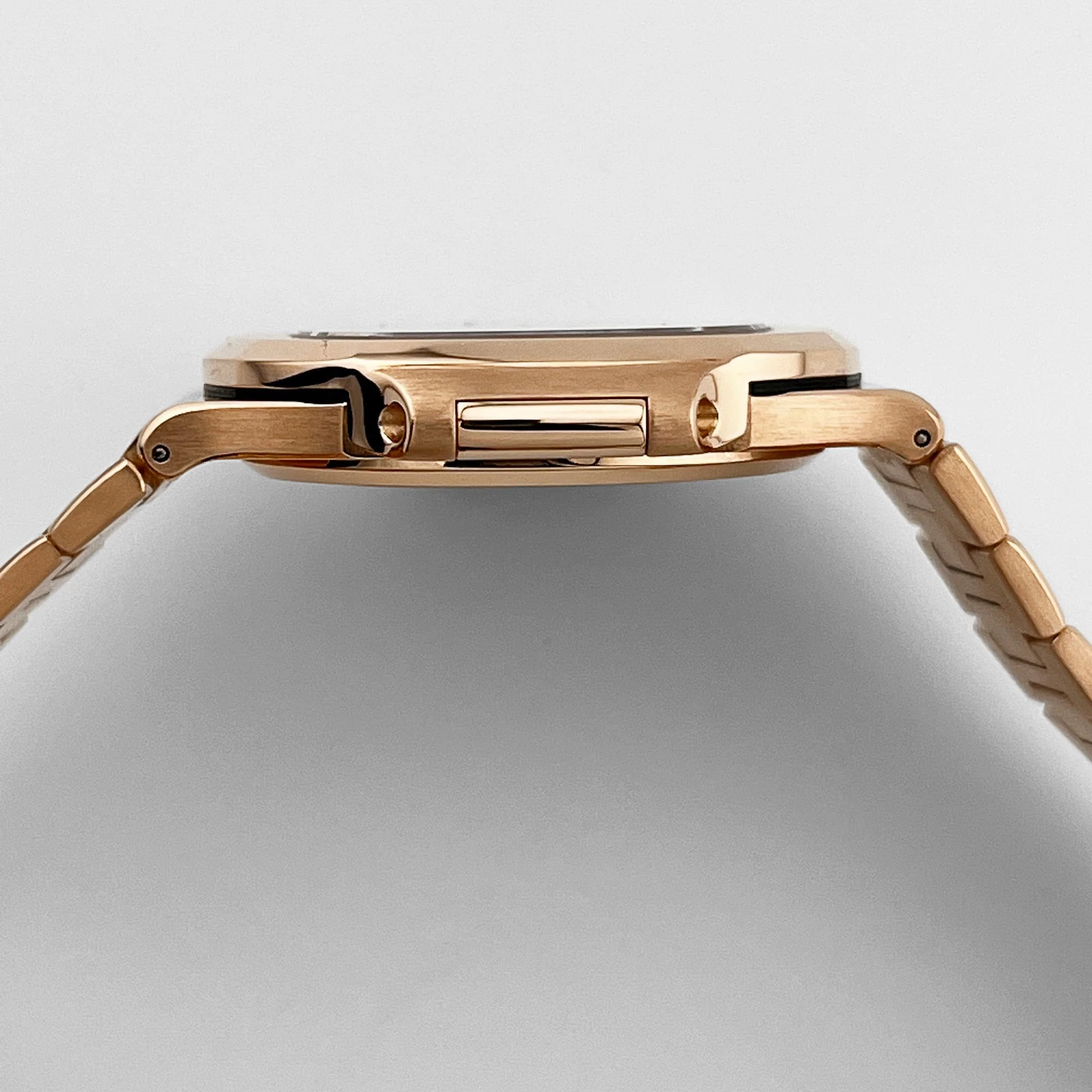 Patek Philippe Nautilus 5711/1R-001 Rose Gold Brown Dial (2015)