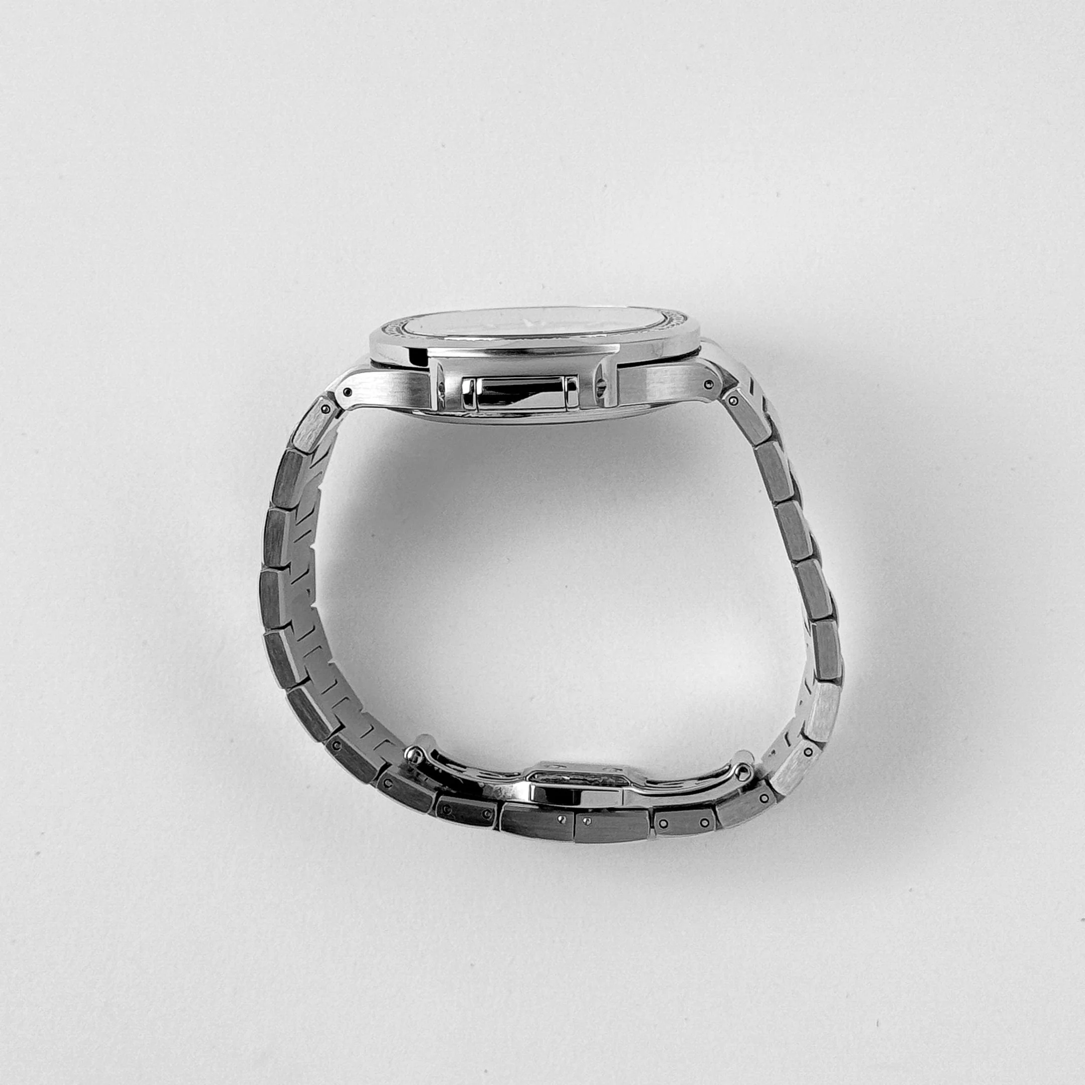 Patek Philippe Nautilus 7118/1200A-010 'Ladies' Stainless Steel Silver Dial Diamond Bezel (2024)