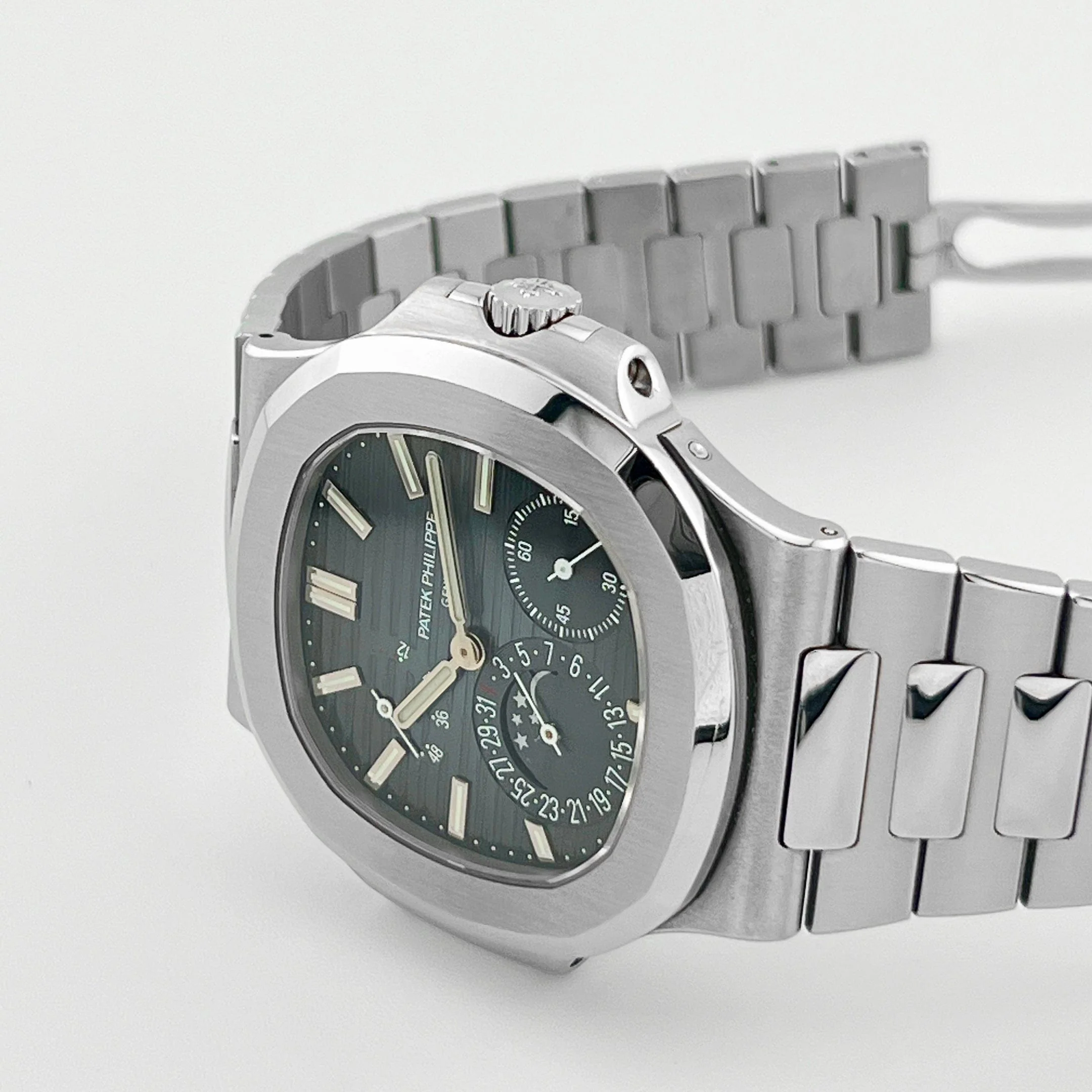 Patek Philippe Nautilus 5712/1A-001 Moon Phases Stainless Steel Blue Dial (2017)