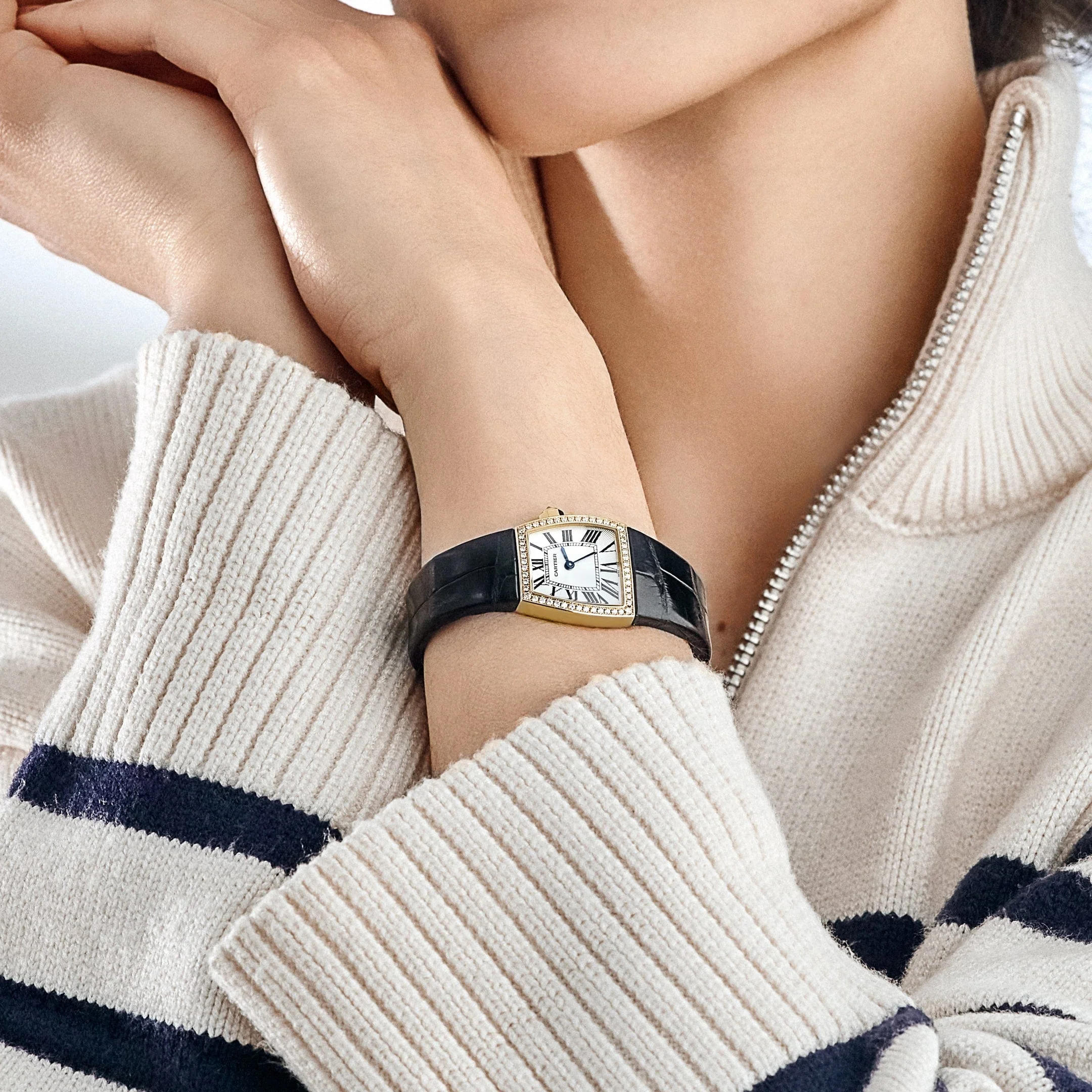 Cartier La Doña 2904 Yellow Gold Diamond Bezel Alligator