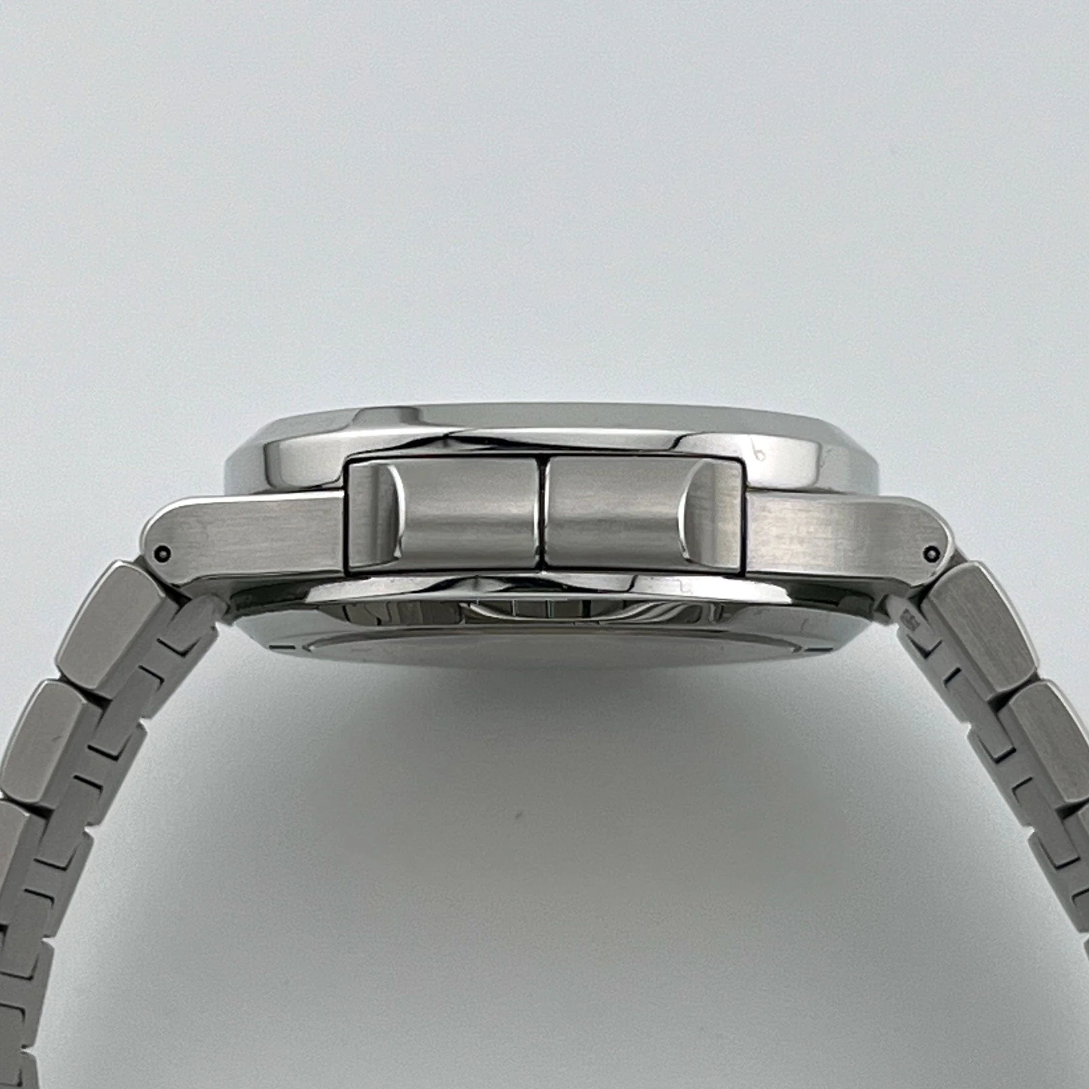 Patek Philippe Nautilus 5990/1A-001 Travel Time Chronograph (2018)