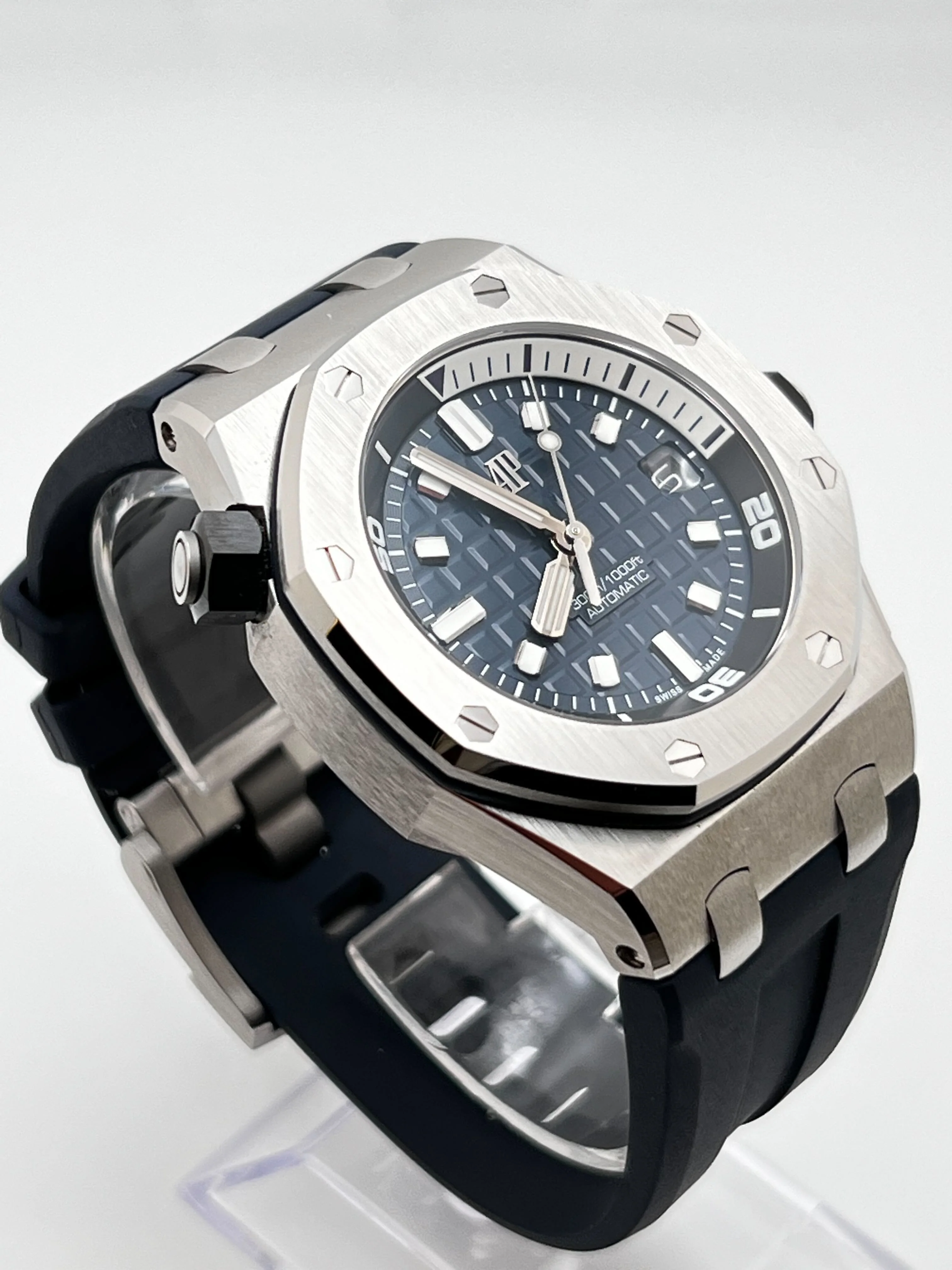 Audemars Piguet Royal Oak Offshore 15720ST.OO.A027CA.01 Diver Stainless Steel Blue Dial