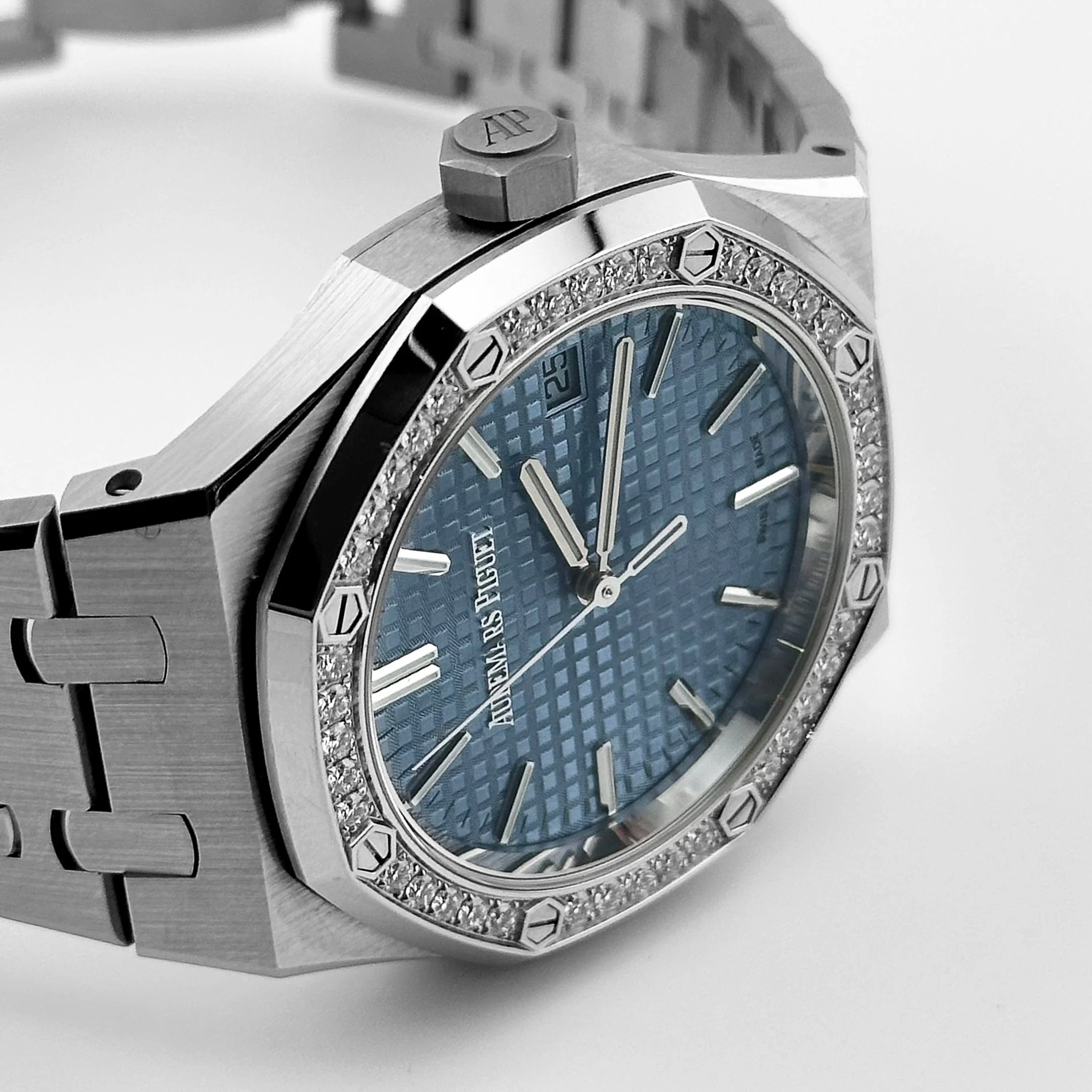 Audemars Piguet Royal Oak 15551ST.ZZ.1356ST.04 Selfwinding Stainless Steel Ice Blue Dial Diamond Bezel (2024)