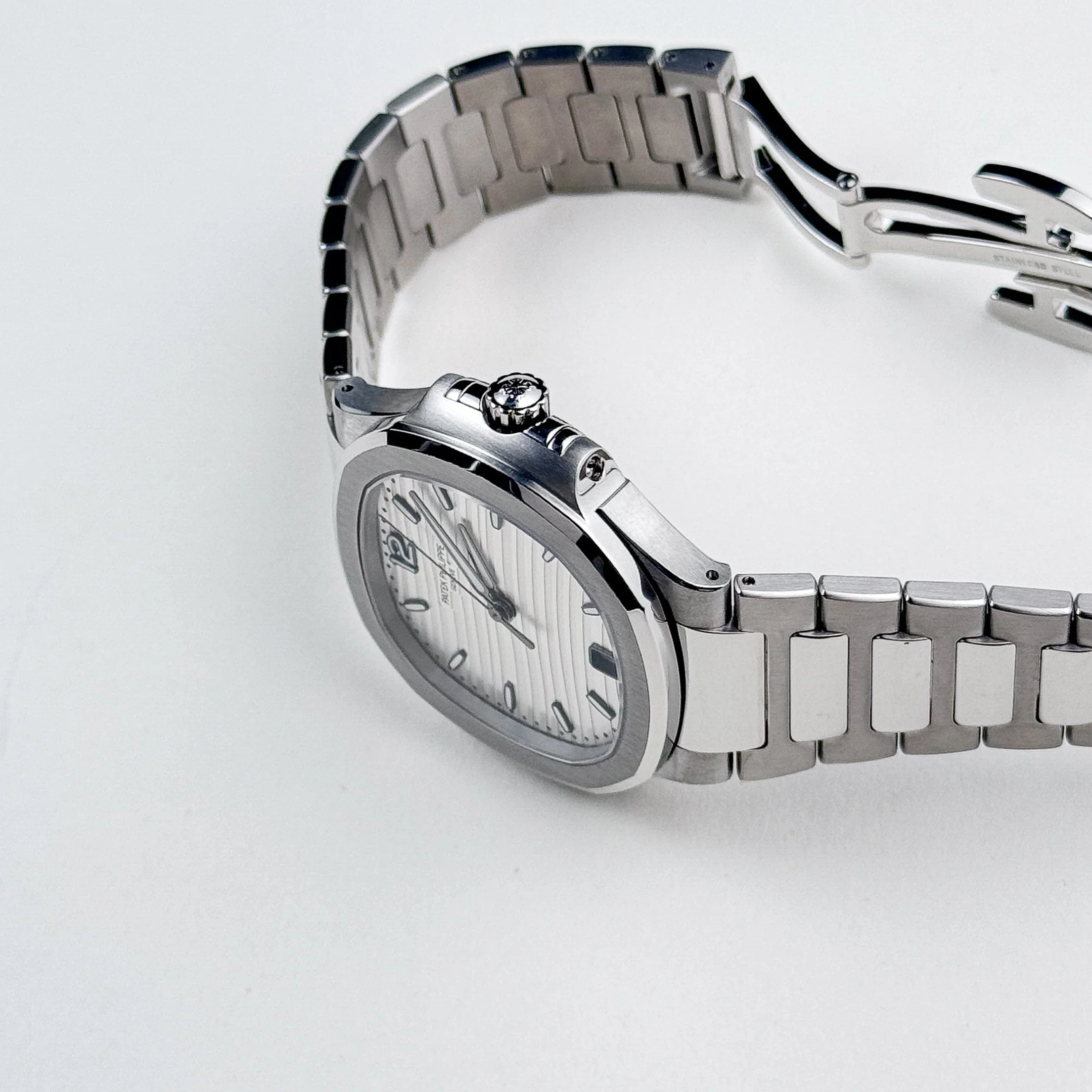 Patek Philippe Nautilus 7118/1A-010 Stainless Steel Silvery Opaline Dial (2022)