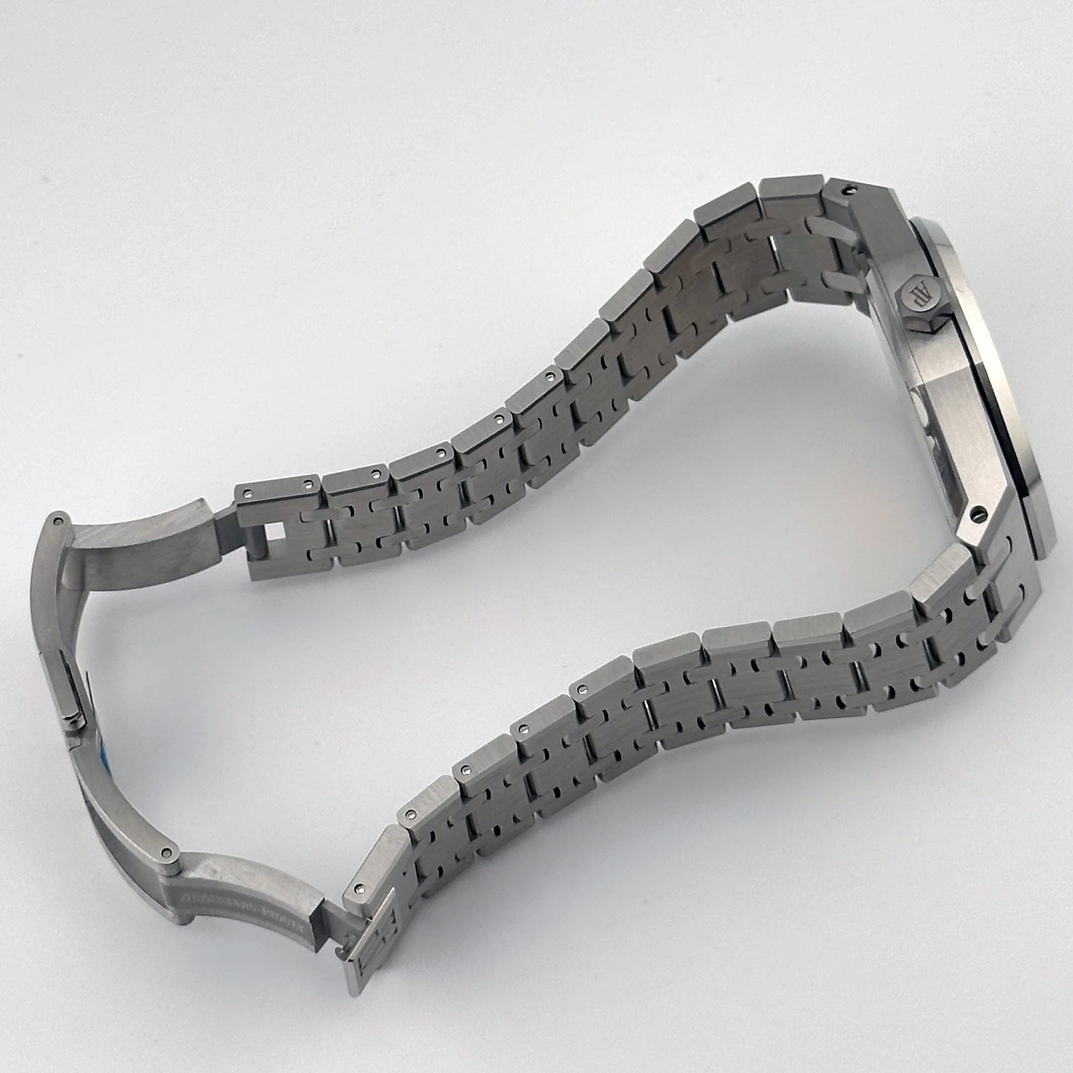 Audemars Piguet Royal Oak 77350ST.OO.1261ST.01 Stainless Steel Silver-Toned Dial