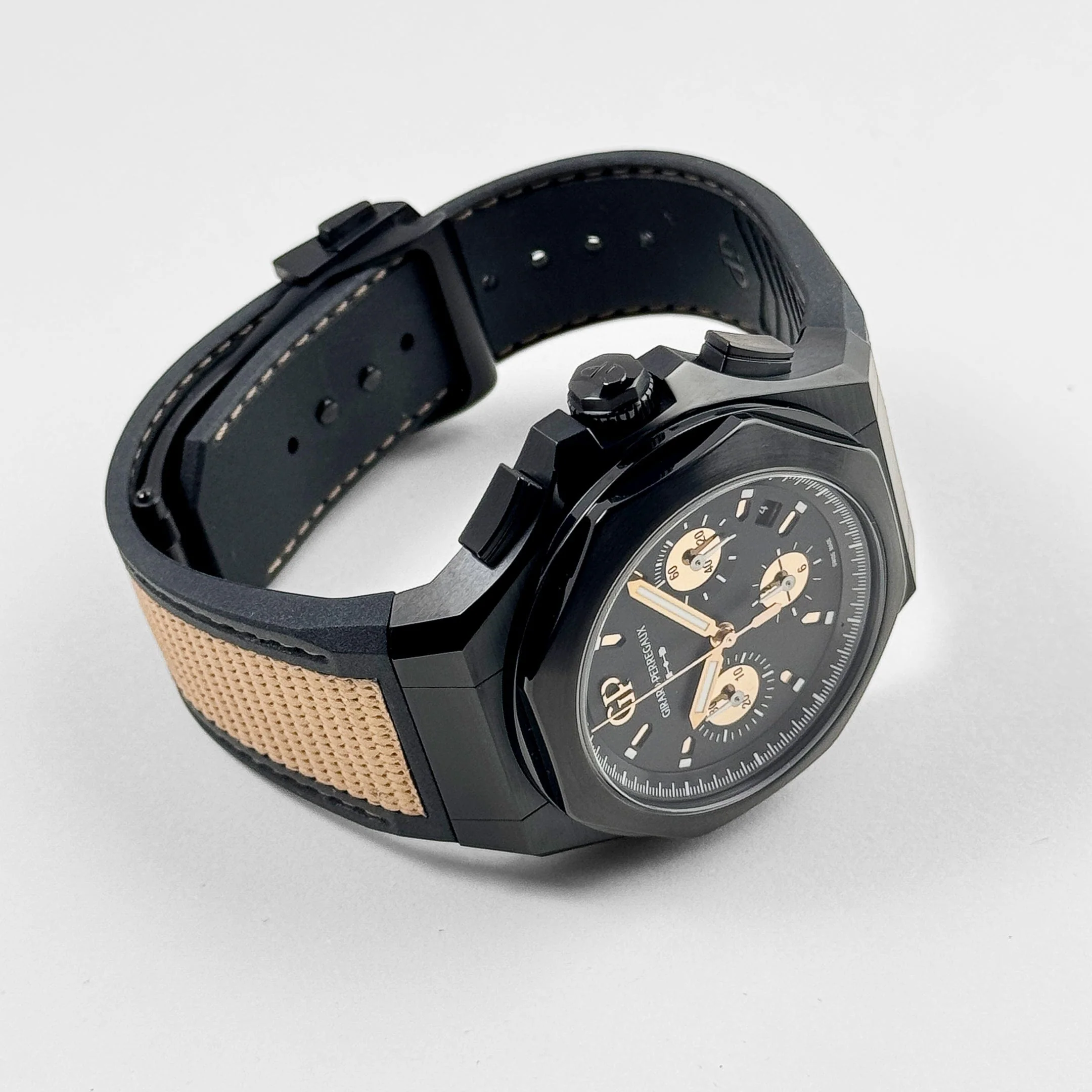 Girard Perregaux Laureato Absolute Gold Fever 81060-21-492-FH3A Titanium PVD