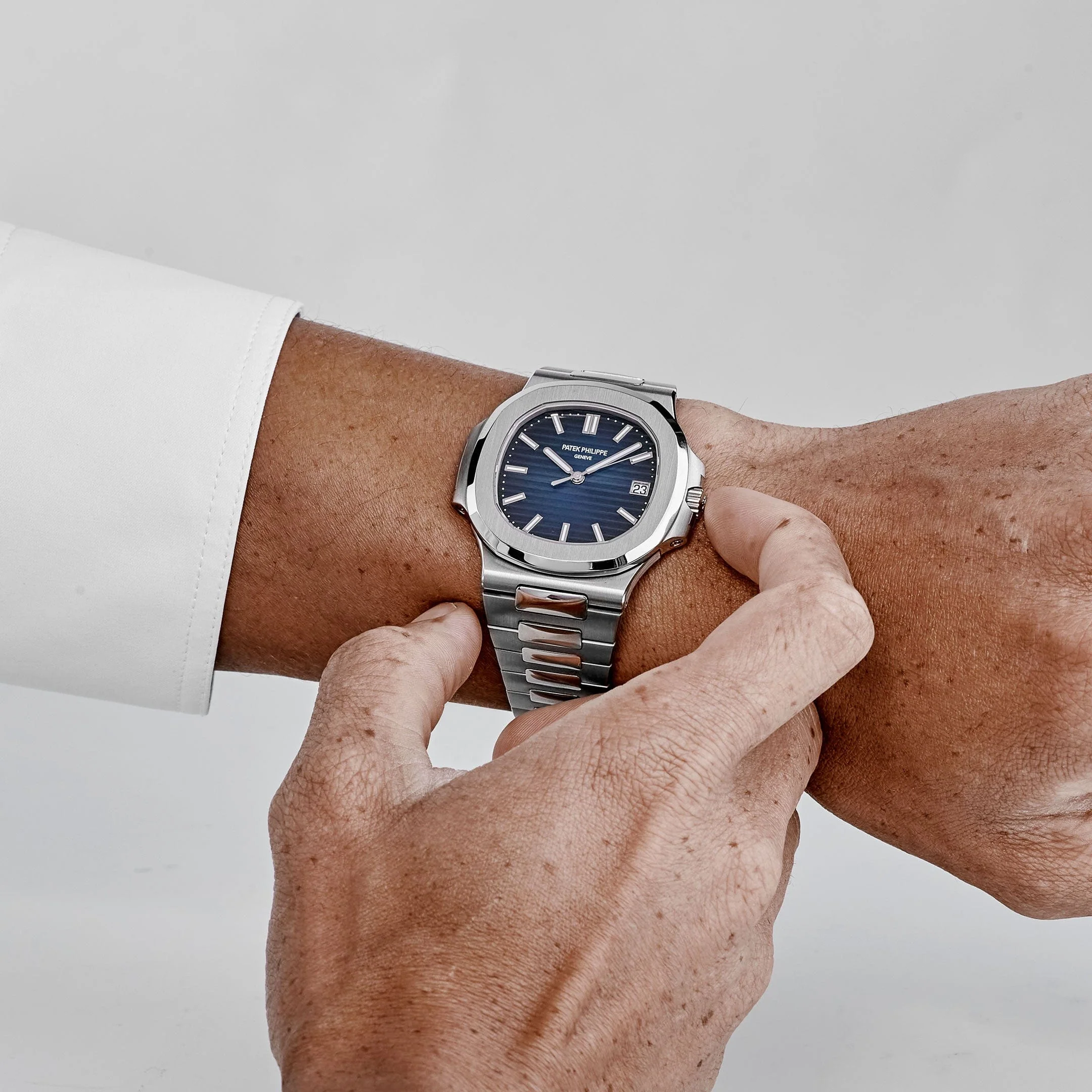 Patek Philippe Nautilus 5811/1G-001 White Gold Blue Dial (2025)