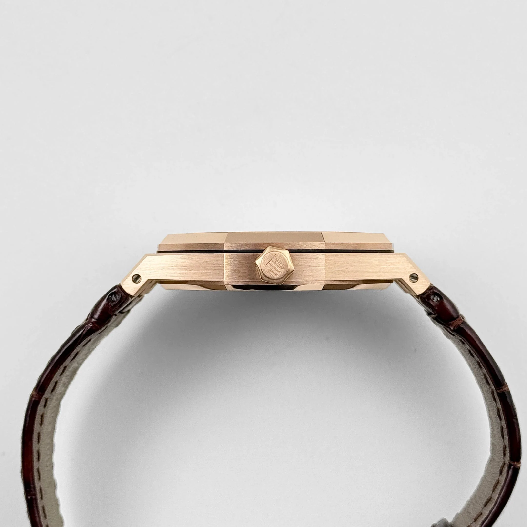 Audemars Piguet Royal Oak 15400OR.OO.D088CR.01 Selfwinding Rose Gold Silver Dial