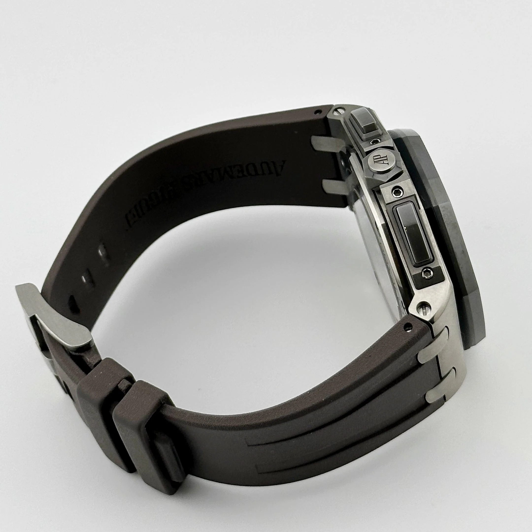 Audemars Piguet Royal Oak Offshore 26400IO.OO.A004CA.02 Selfwinding Chronograph Titanium Grey Dial (2020)