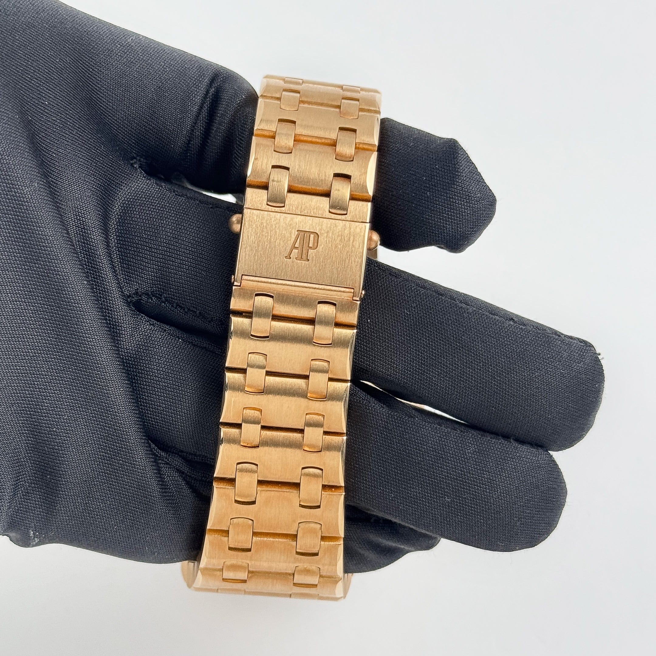 Audemars Piguet Royal Oak Offshore Chronograph 26007BA.OO.D088CR.01 ‘Arnold Schwarzenegger’ Yellow Gold Brown Dial Limited Edition of 400 (2004)