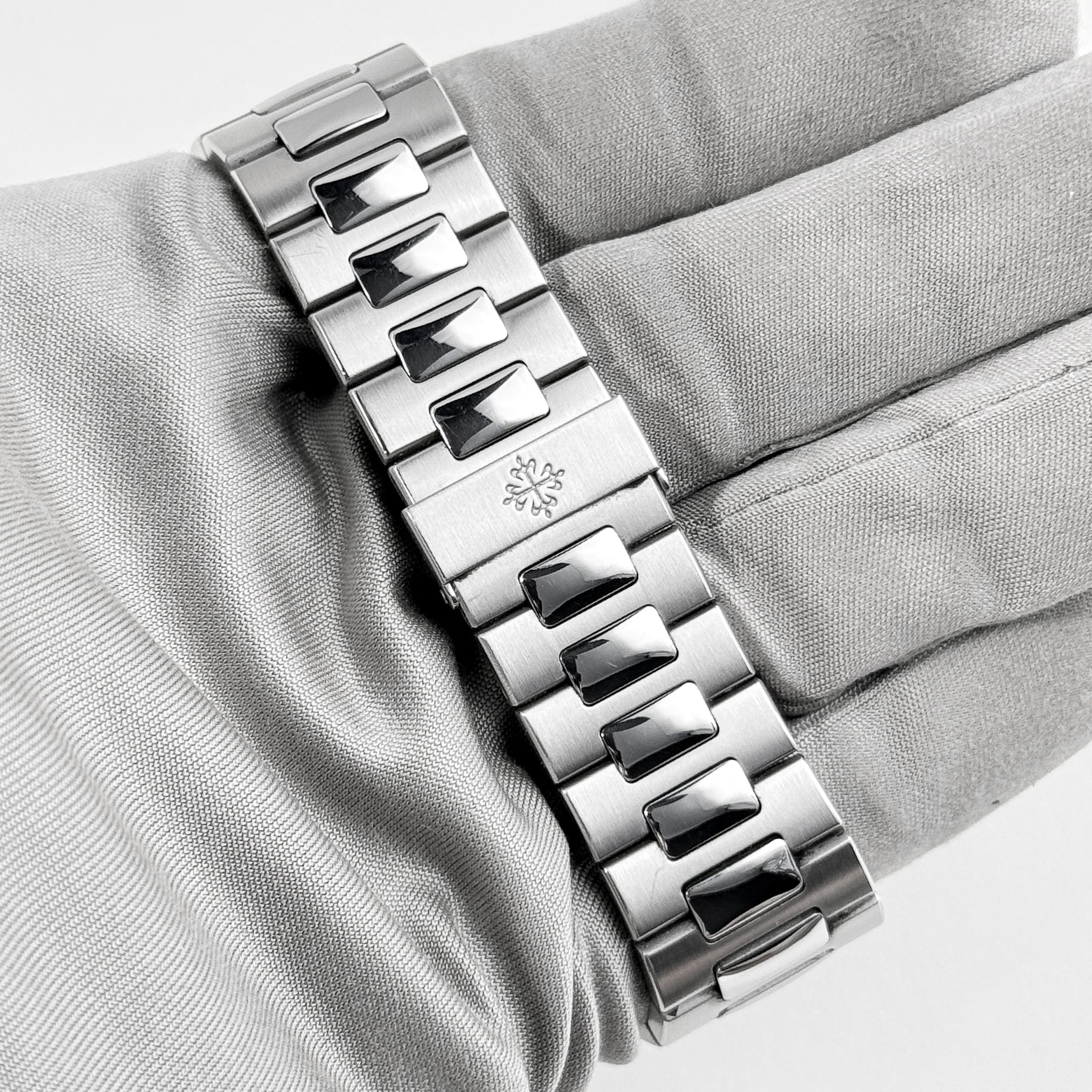 Patek Philippe Nautilus 5711/1A-011 Stainless Steel White Dial