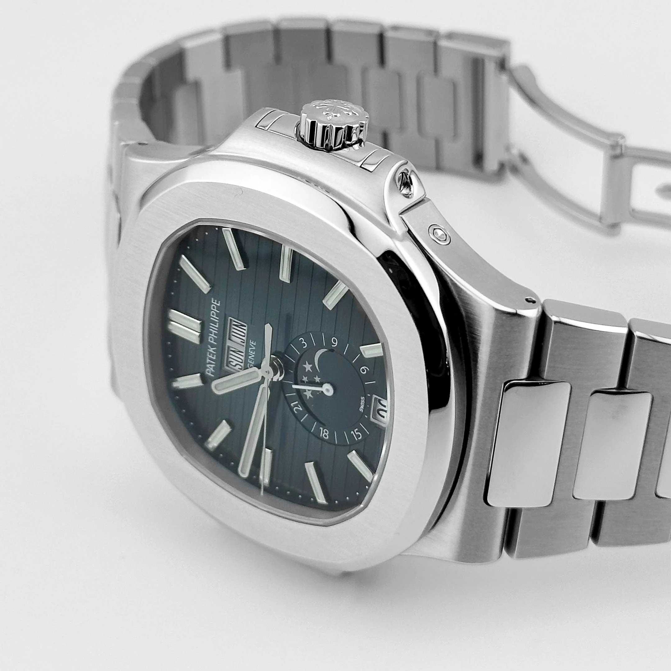 Patek Philippe Nautilus 5726/1A-014 Annual Calendar Stainless Steel Blue Dial (2022)