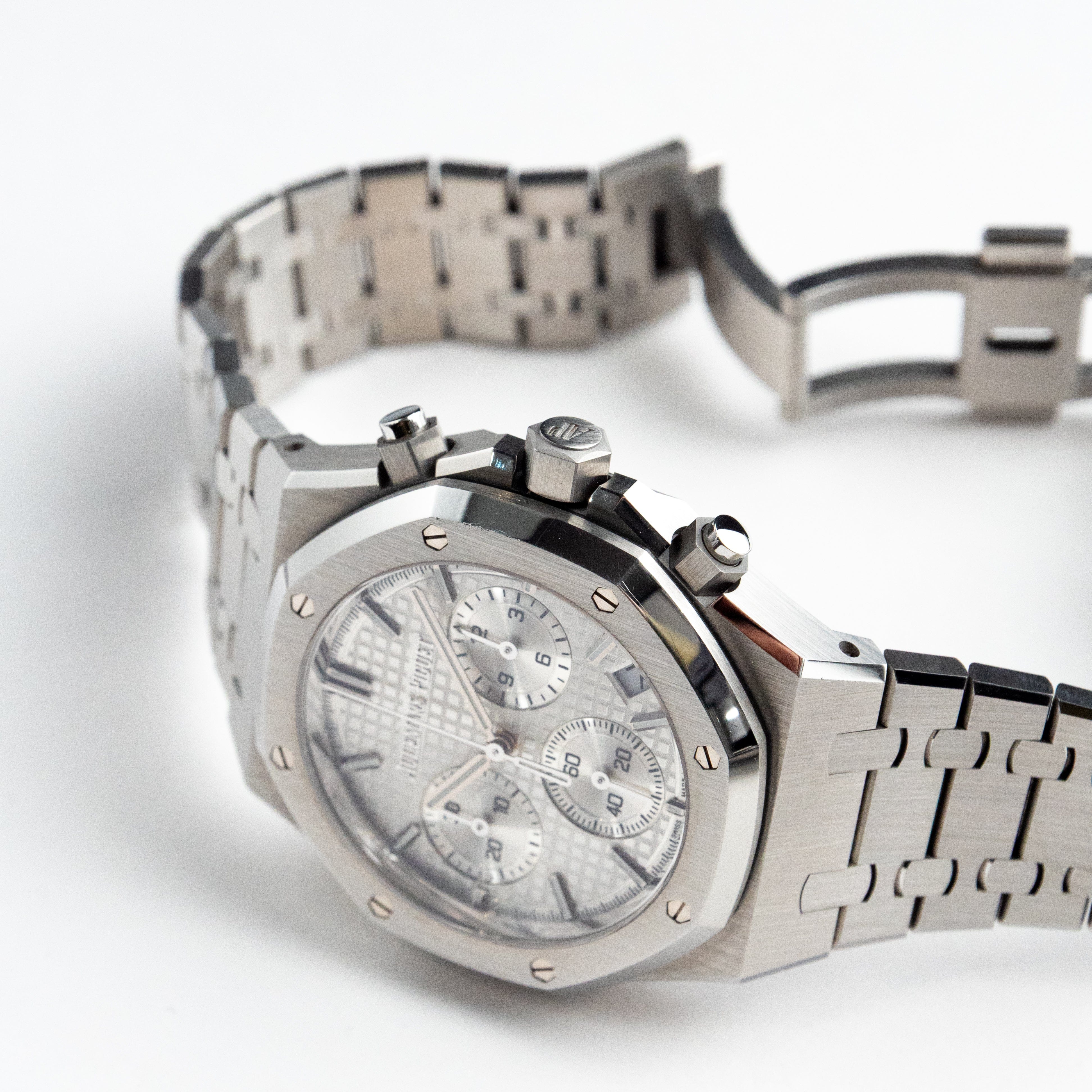 Audemars Piguet Royal Oak 26240ST.OO.1320ST.07 Chronograph Stainless Steel Silver-Toned Dial (2024)