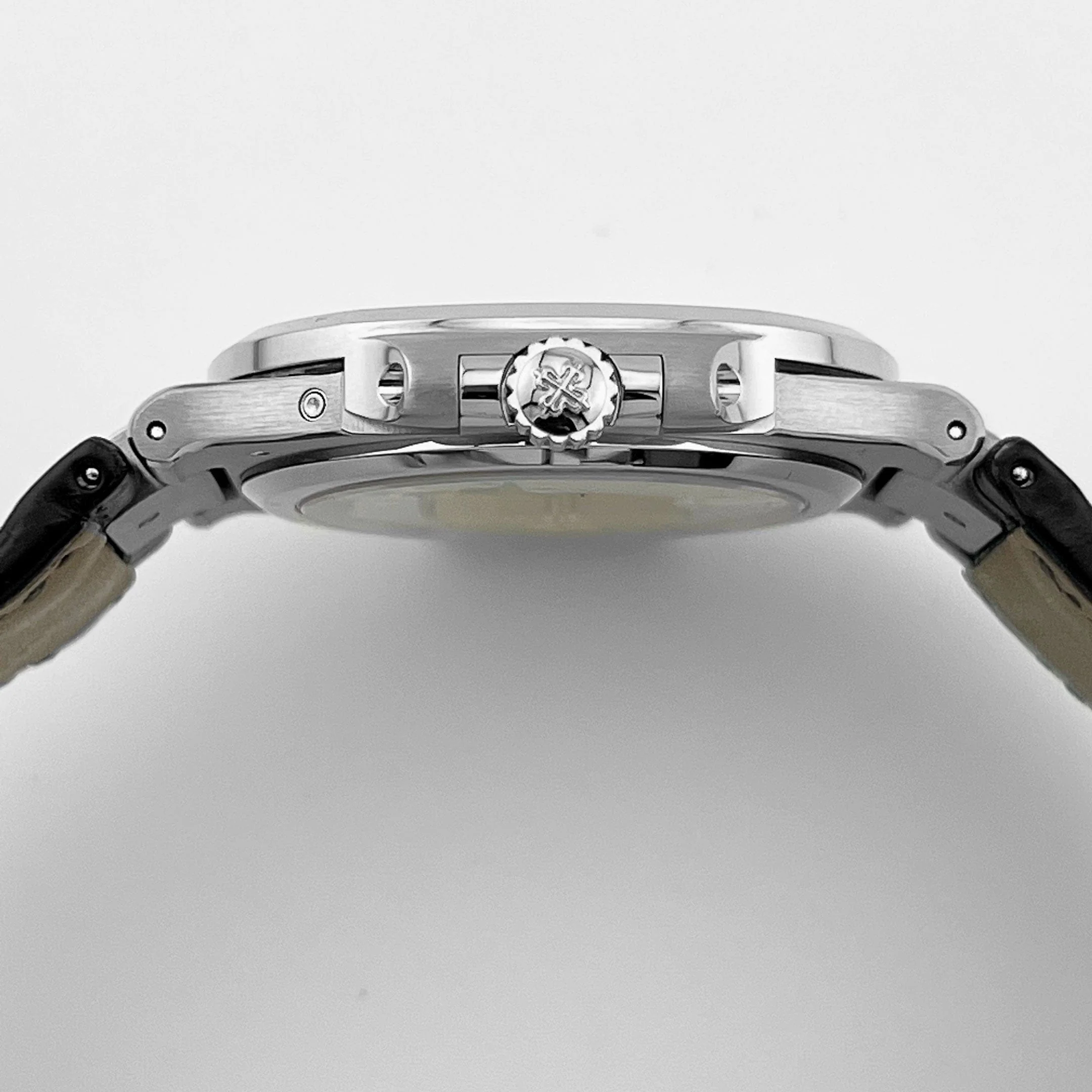 Patek Philippe Nautilus 5712G-001 White Gold Grey Dial Moon Phases (2018)