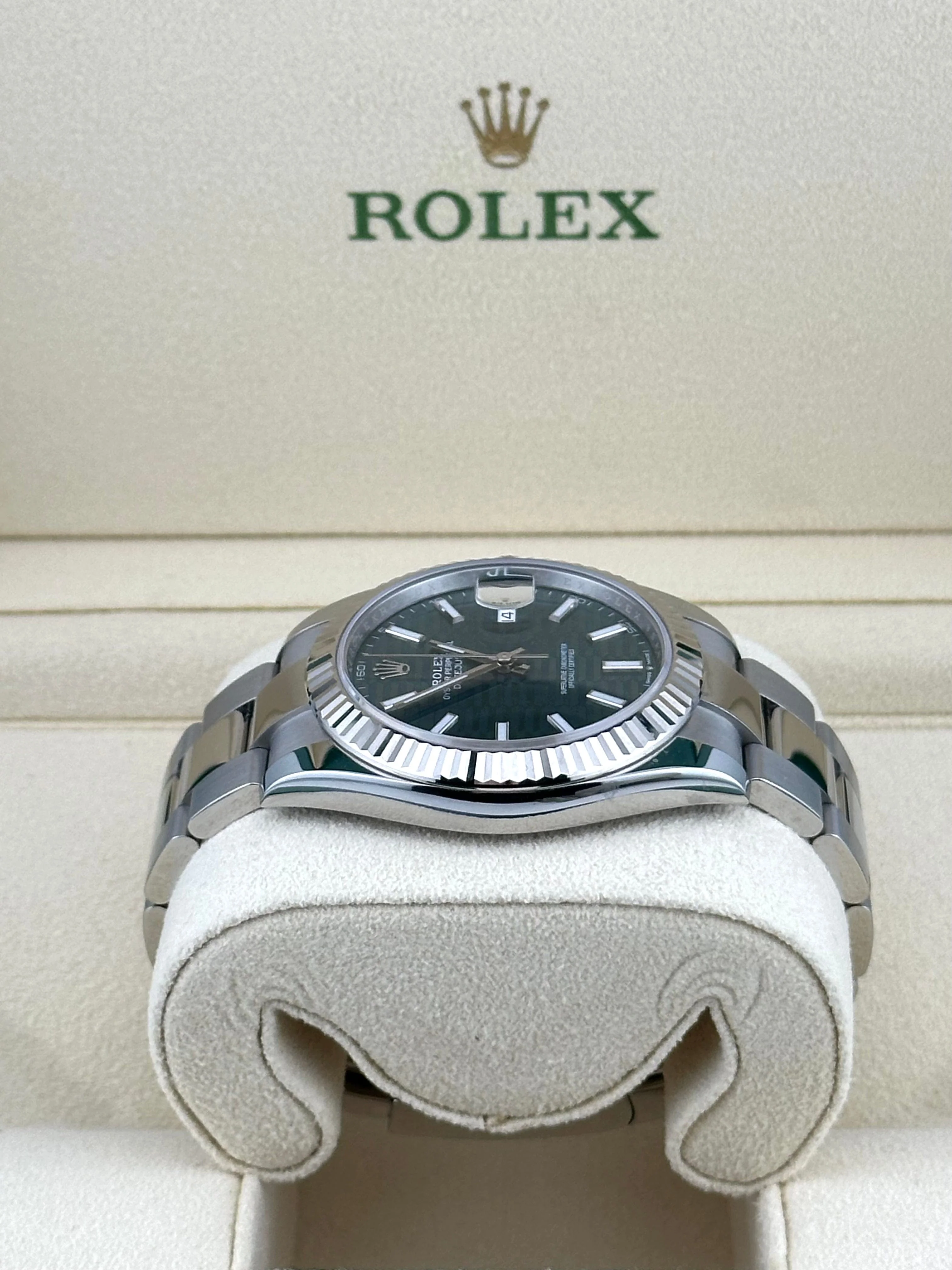 Rolex Datejust 41 126334 Stainless Steel Green Motif Dial Oyster