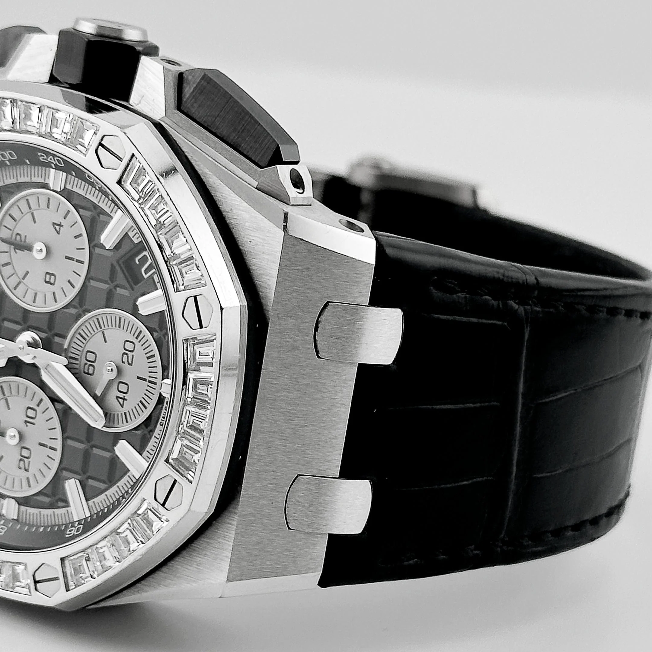 Audemars Piguet Royal Oak Offshore 26424BC.ZZ.D002CA.01 Chronograph White Gold Black Dial Diamond Bezel (2024)