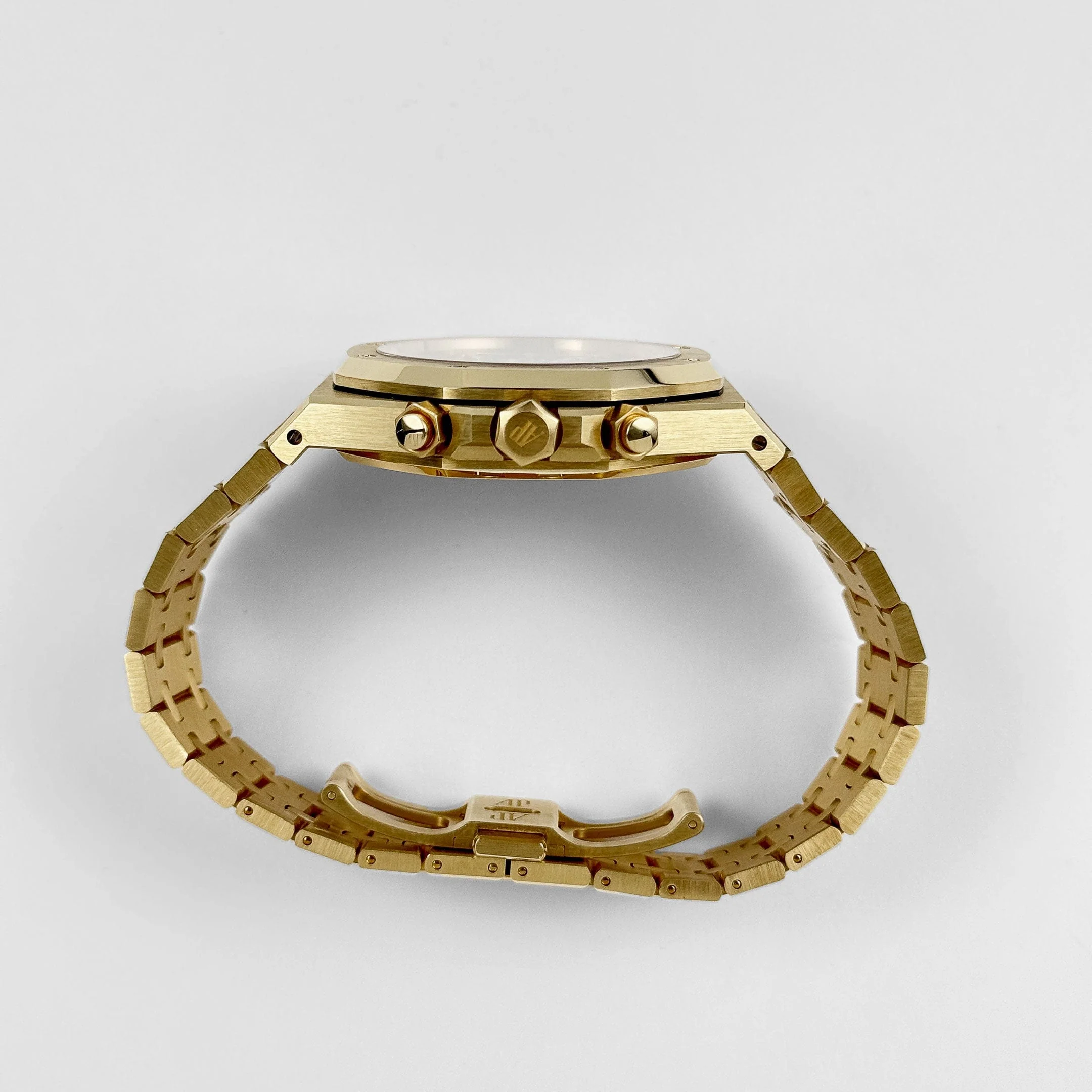 Audemars Piguet Royal Oak 26320BA.OO.1220BA.02 Chronograph Yellow Gold Blue Dial (2016)