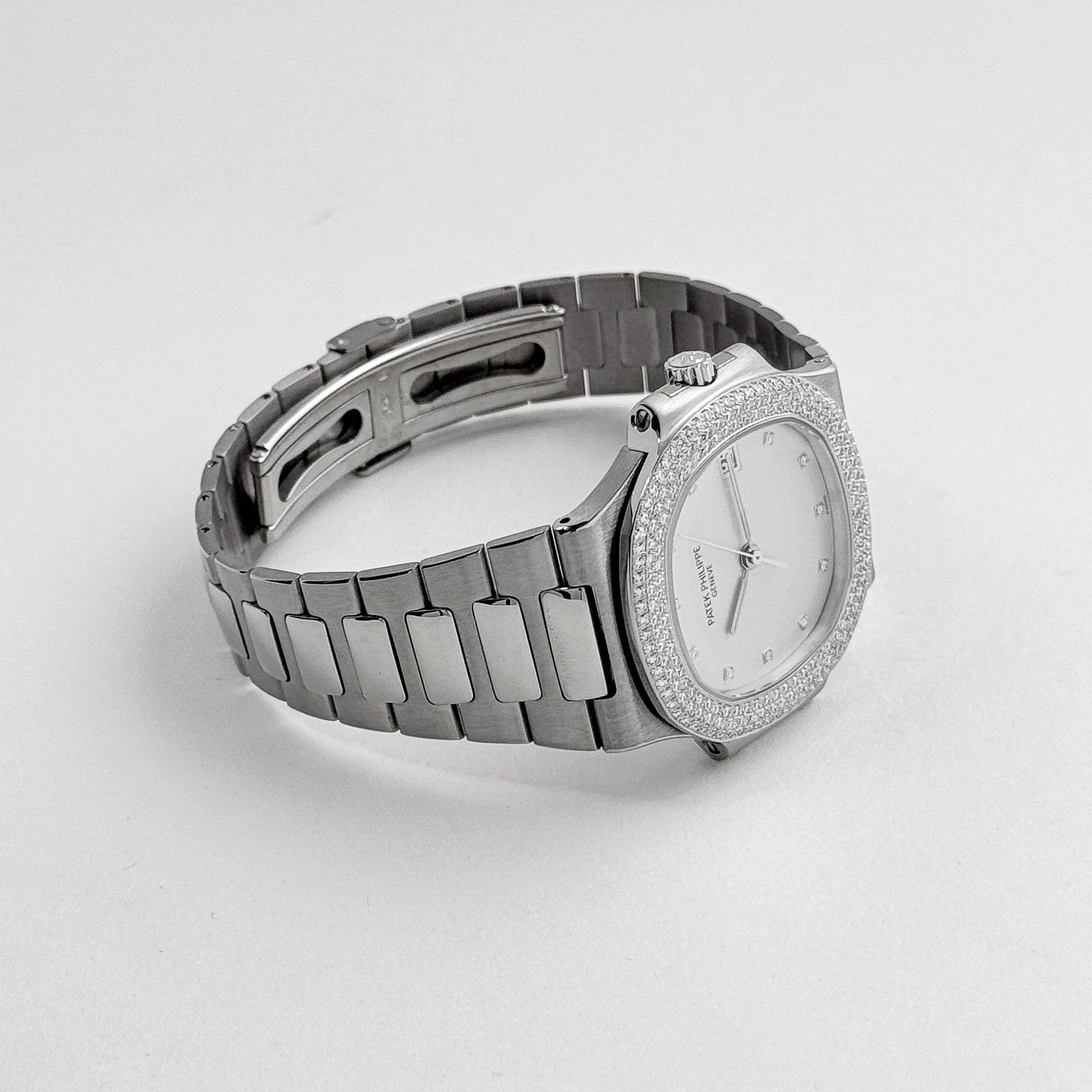 Patek Philippe Nautilus 3800/4G-001 White Gold White Dial Diamond Set (2004)