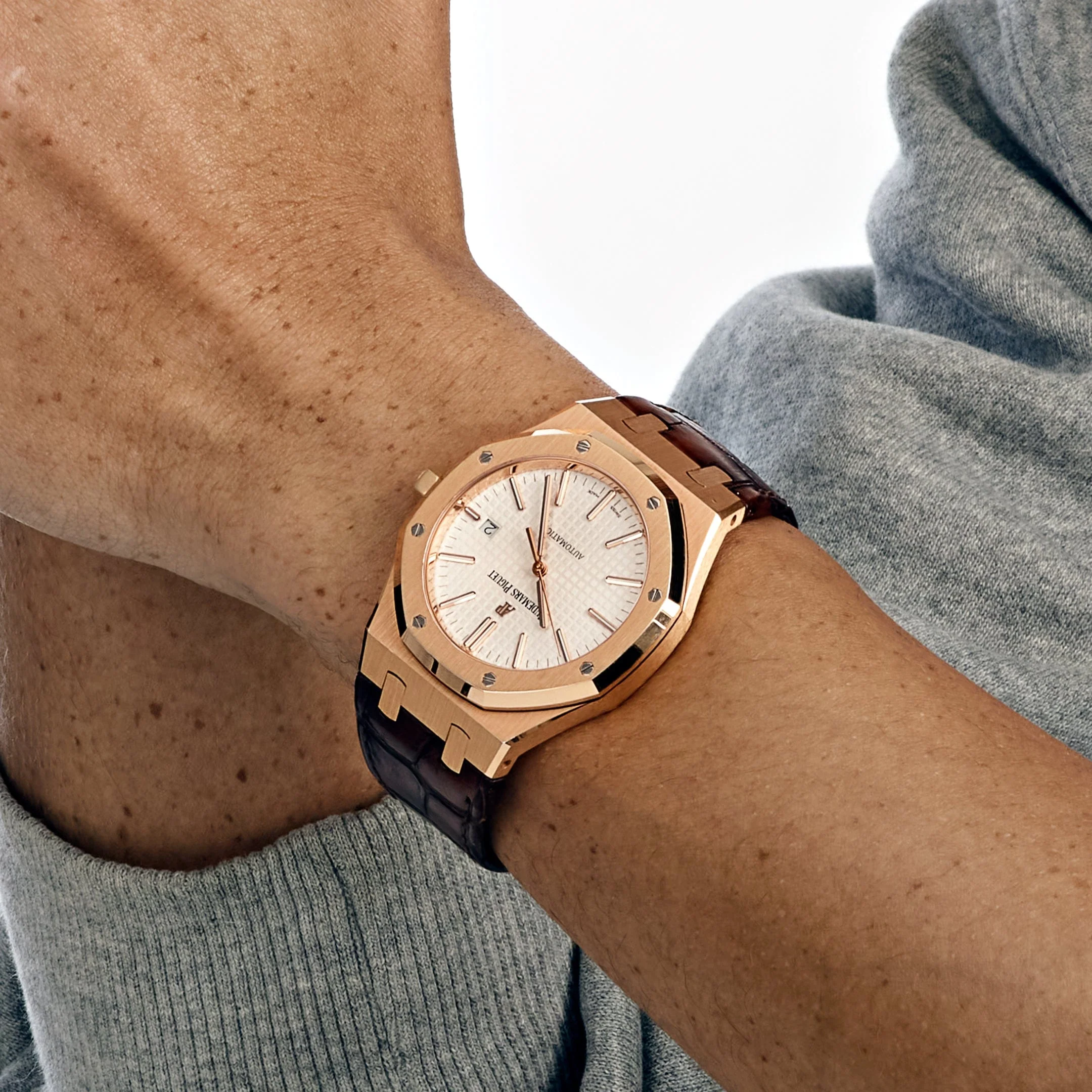 Audemars Piguet Royal Oak 15400OR.OO.D088CR.01 Selfwinding Rose Gold Silver Dial