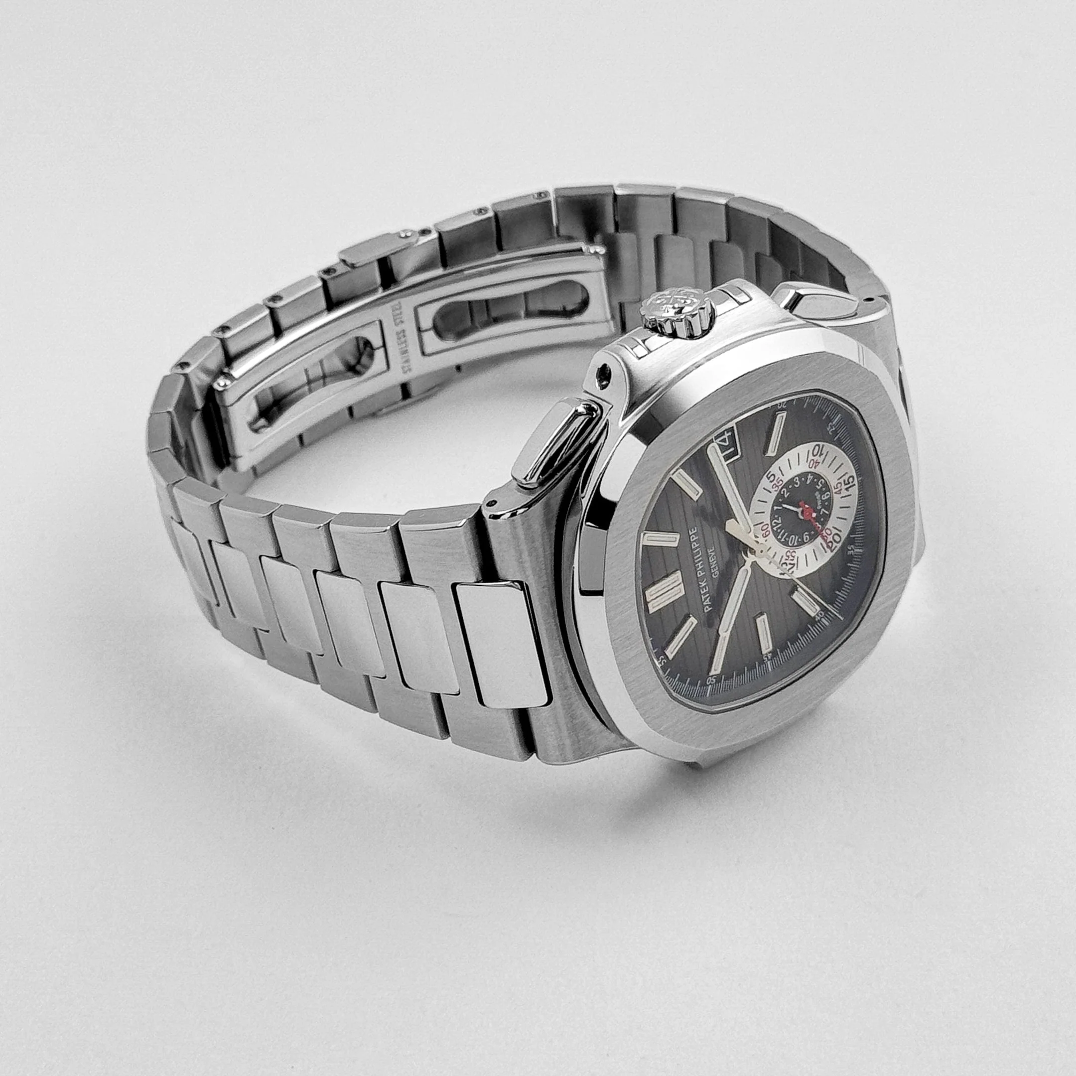 Patek Philippe Nautilus 5980/1A-014 Chronograph Stainless Steel Grey Dial (2013)