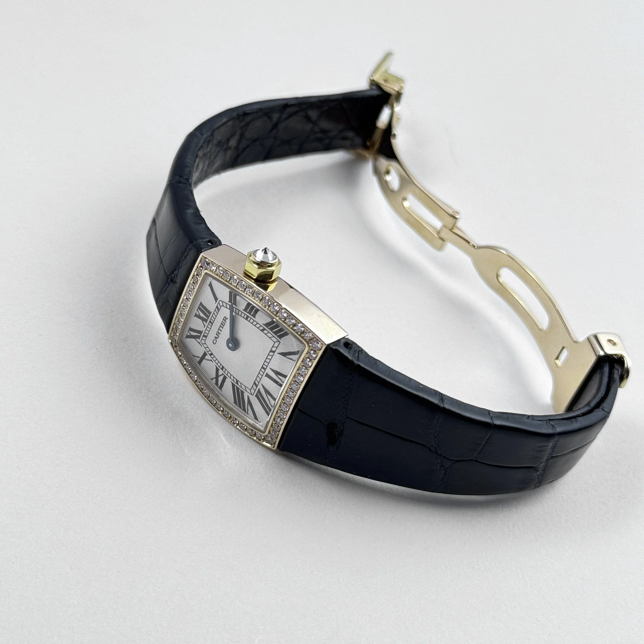 Cartier La Doña 2904 Yellow Gold Diamond Bezel Alligator