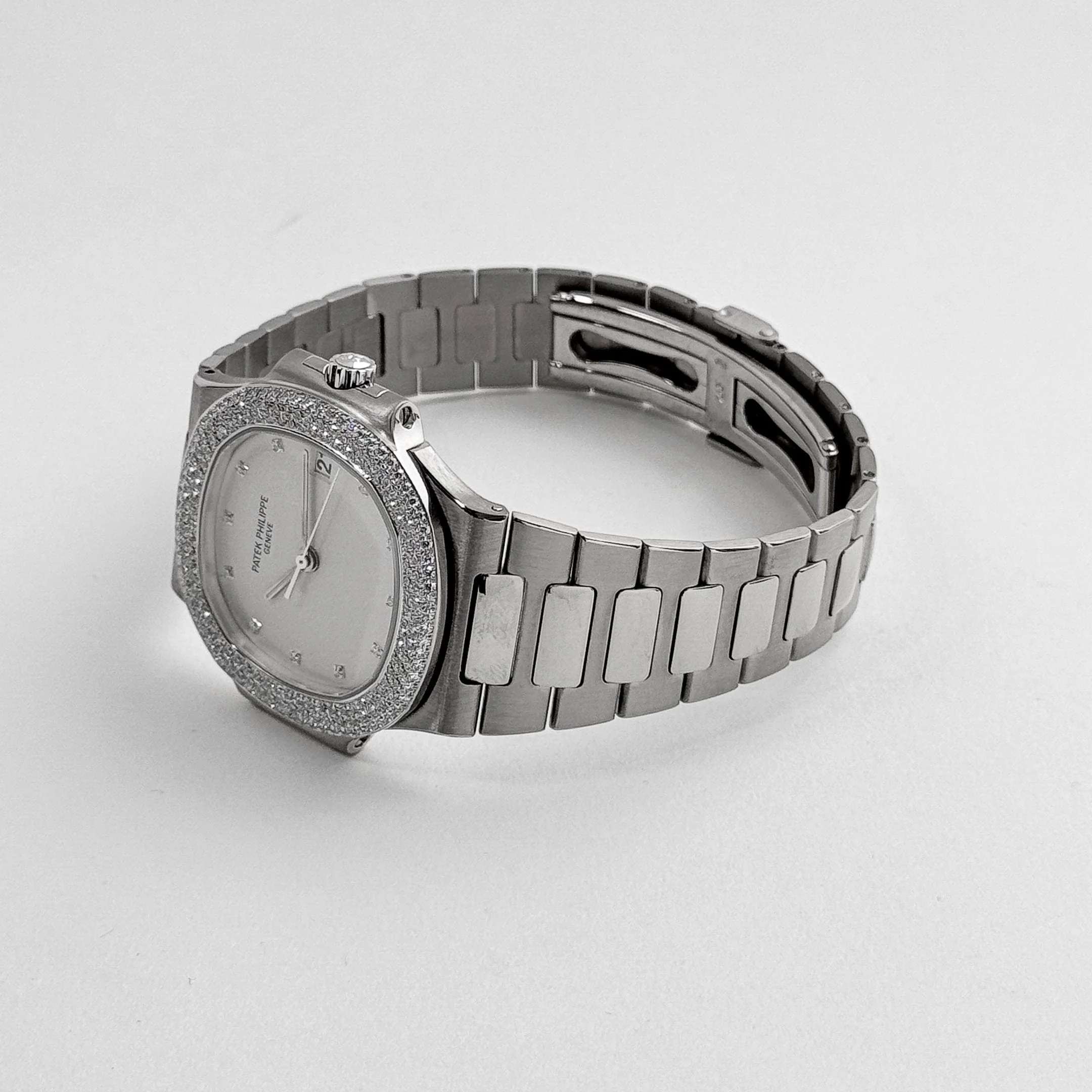 Patek Philippe Nautilus 3800/4G-001 White Gold White Dial Diamond Set (2004)