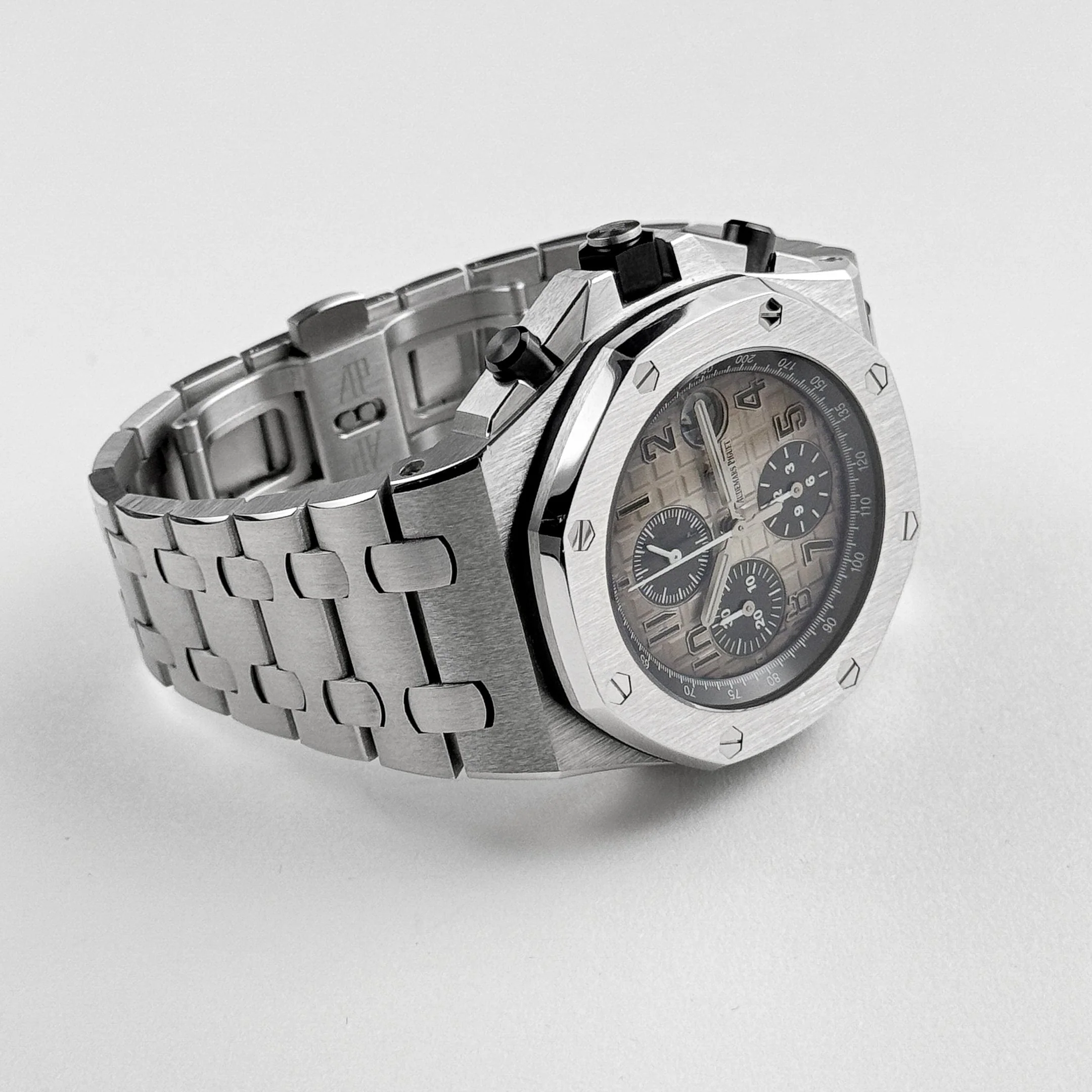 Audemars Piguet Royal Oak Offshore Chronograph 26470PT.OO.1000PT.01 Platinum Grey Dial Limited Edition of 50 (2017)