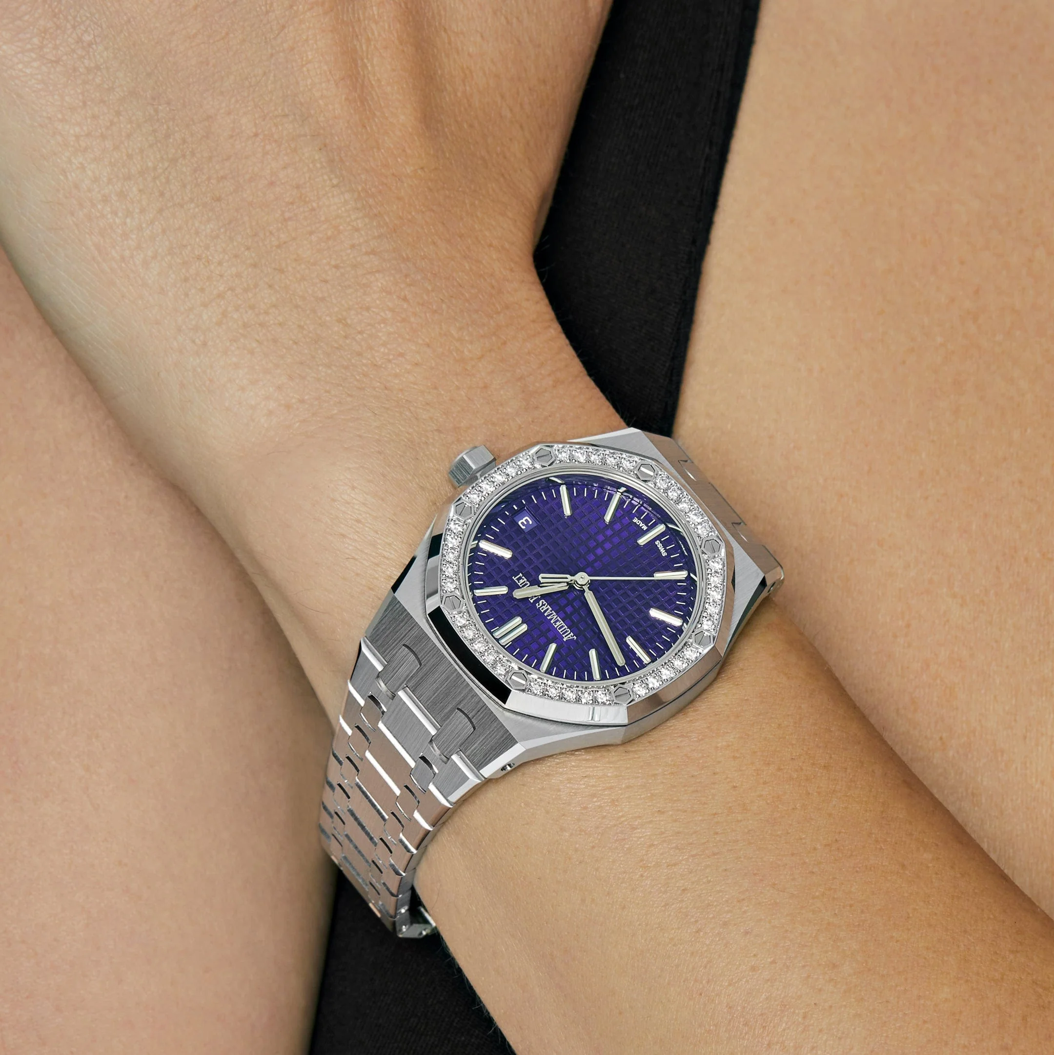 Audemars Piguet Royal Oak 15551BC.ZZ.1356BC.02 White Gold Purple Dial Diamond Bezel Special Edition