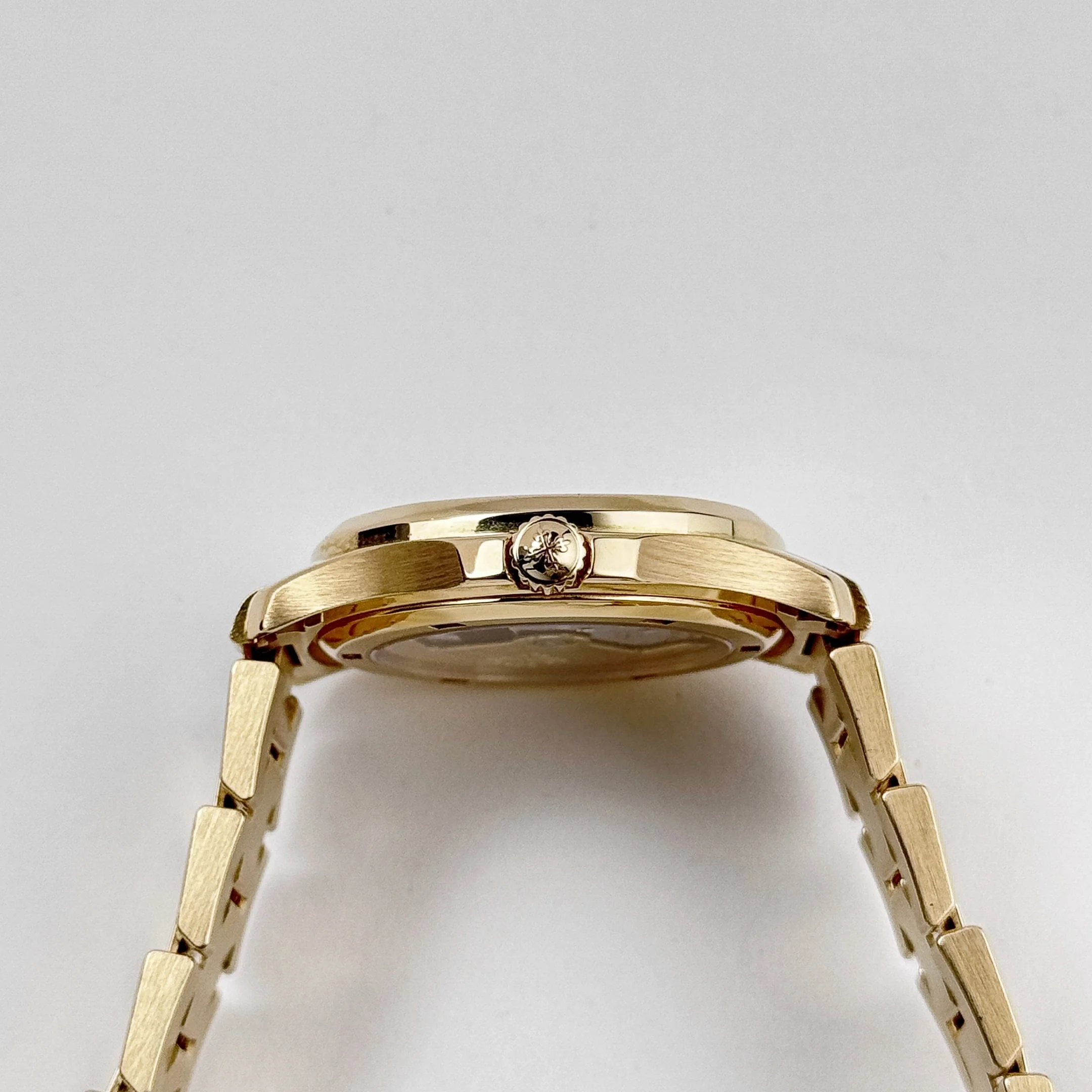 Patek Philippe Aquanaut 5066/1J Yellow Gold Black Dial (2003)