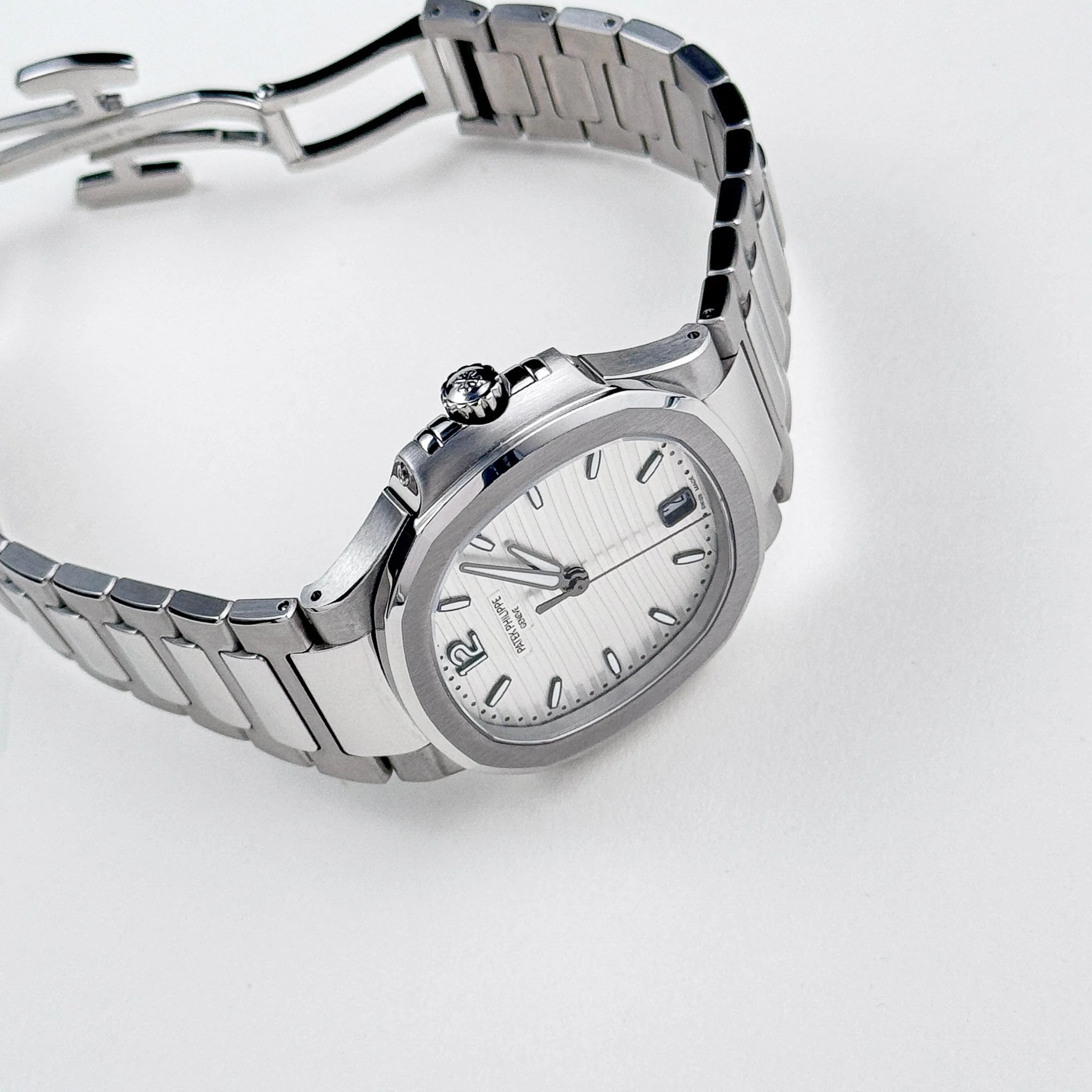 Patek Philippe Nautilus 7118/1A-010 Stainless Steel Silvery Opaline Dial (2022)