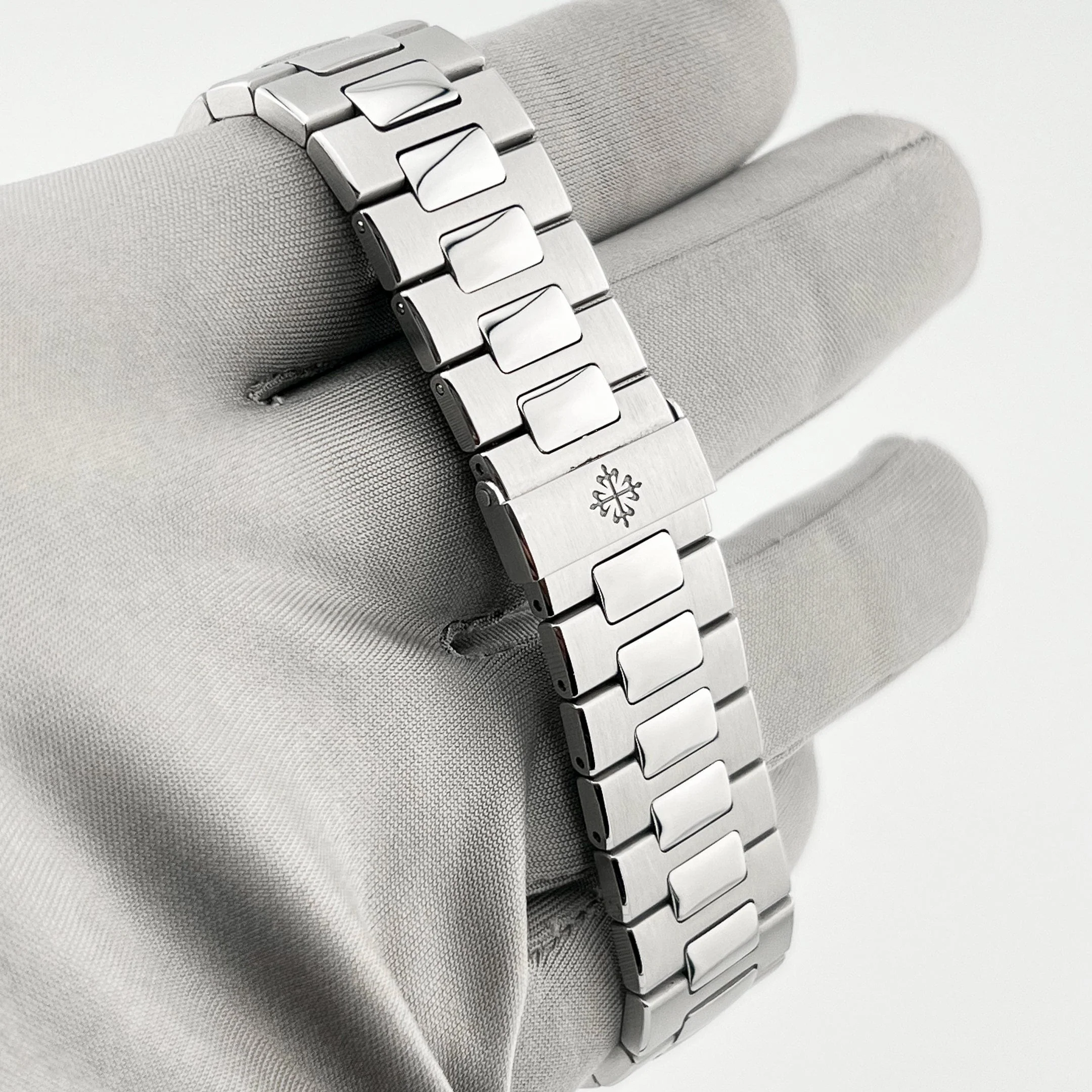 Patek Philippe Nautilus 5712/1A-001 Moon Phases Stainless Steel Blue Dial (2017)