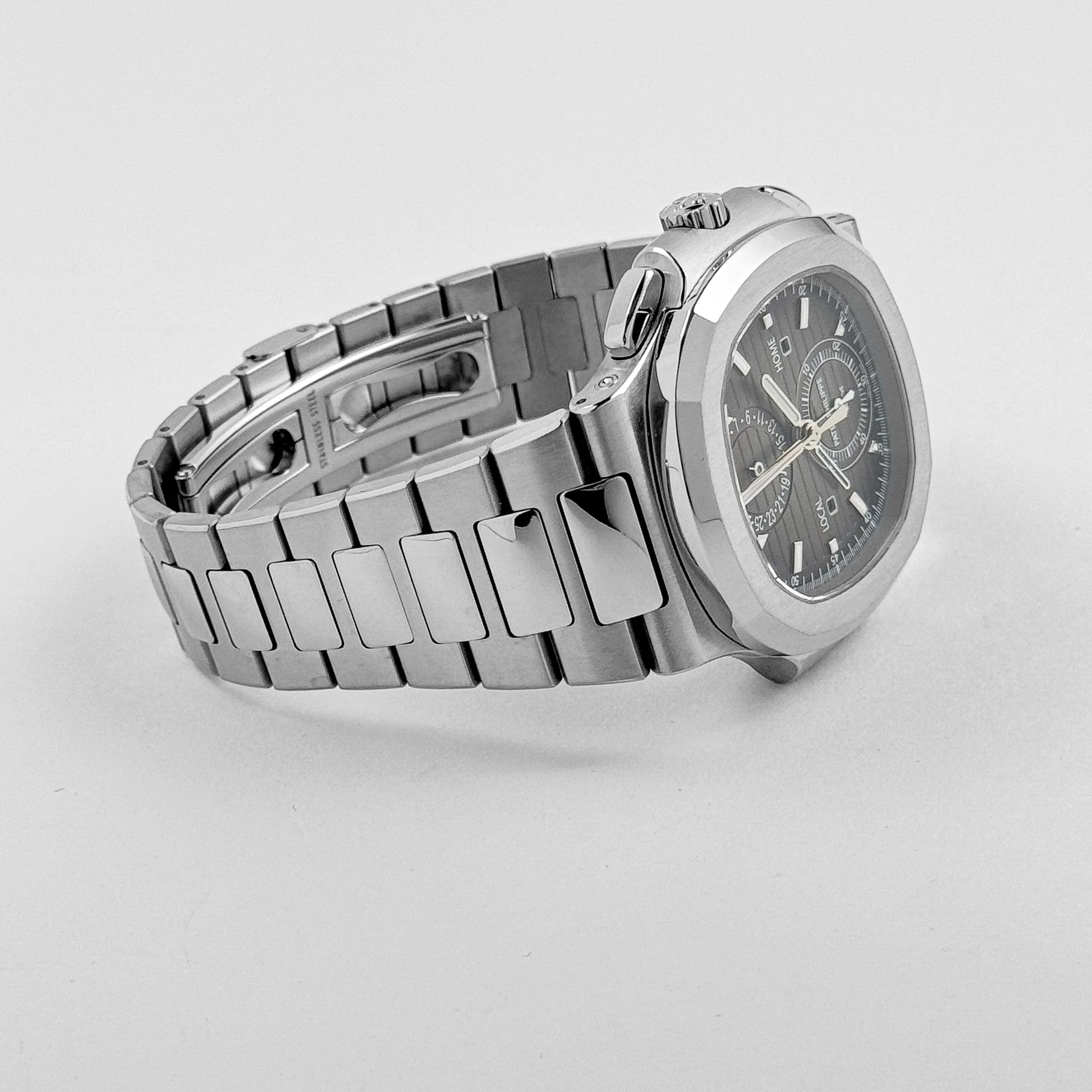 Patek Philippe Nautilus 5990/1A-001 'Travel Time' Chronograph Stainless Steel (2018)