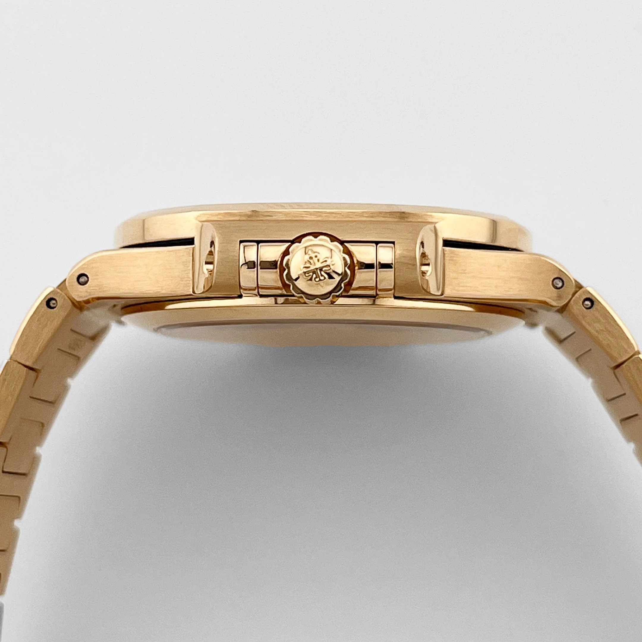 Patek Philippe Nautilus 7118/1R-010 Tiffany & Co. 'Ladies' Rose Gold