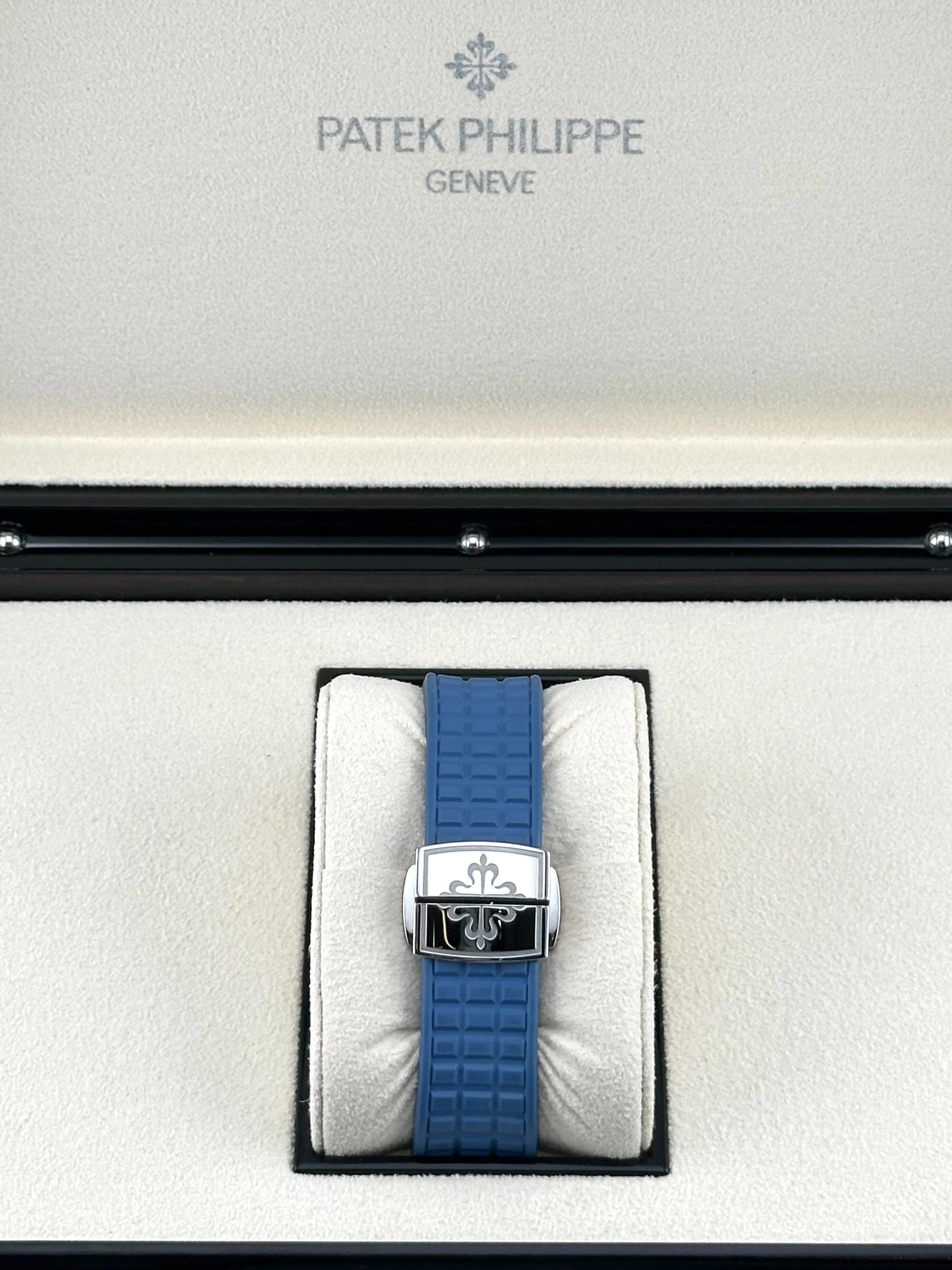 Patek Philippe Aquanaut Luce 5067A-022 'Ladies' Stainless Steel Blue Dial Diamond Bezel