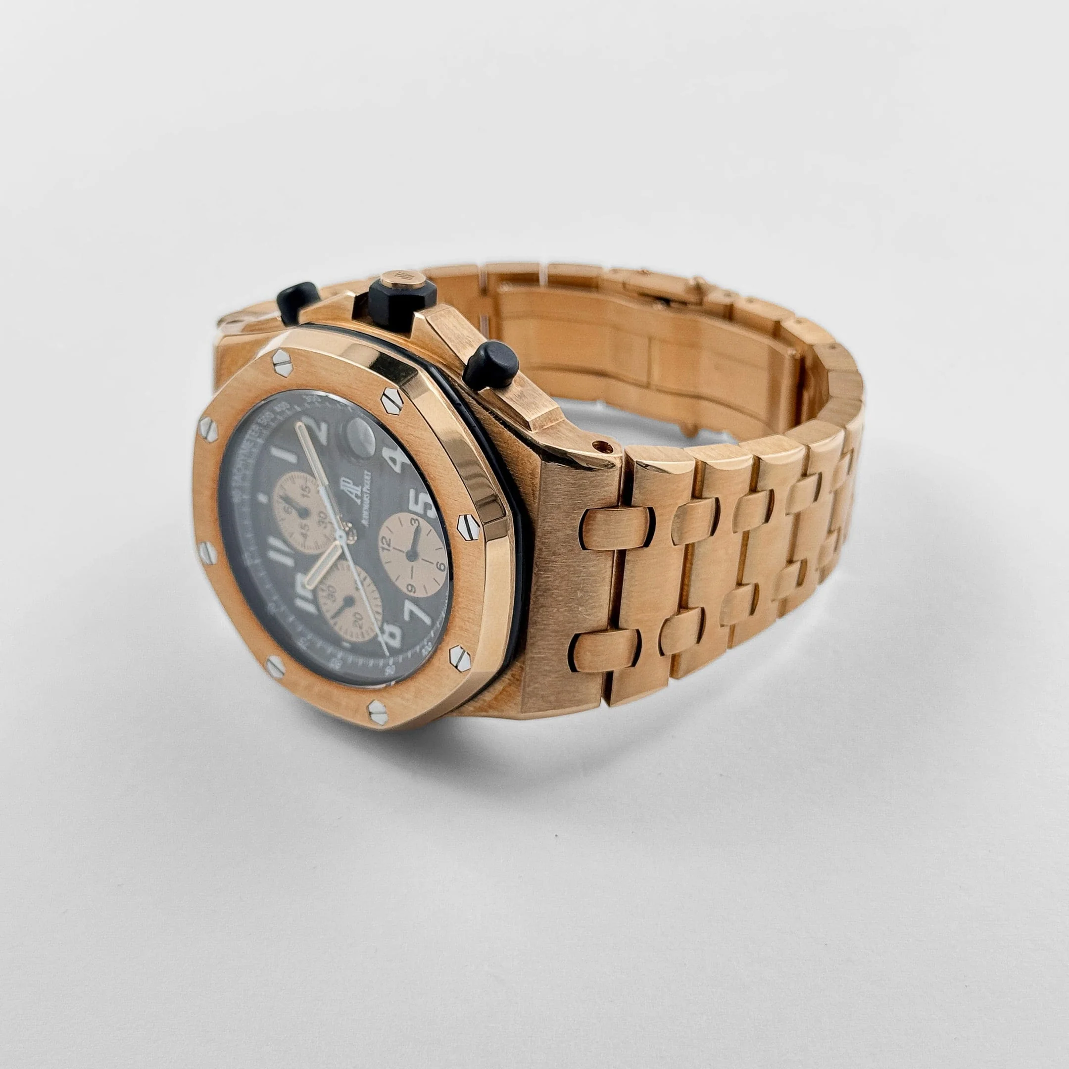 Audemars Piguet Royal Oak Offshore Chronograph 26007BA.OO.D088CR.01 ‘Arnold Schwarzenegger’ Yellow Gold Brown Dial Limited Edition of 400 (2004)