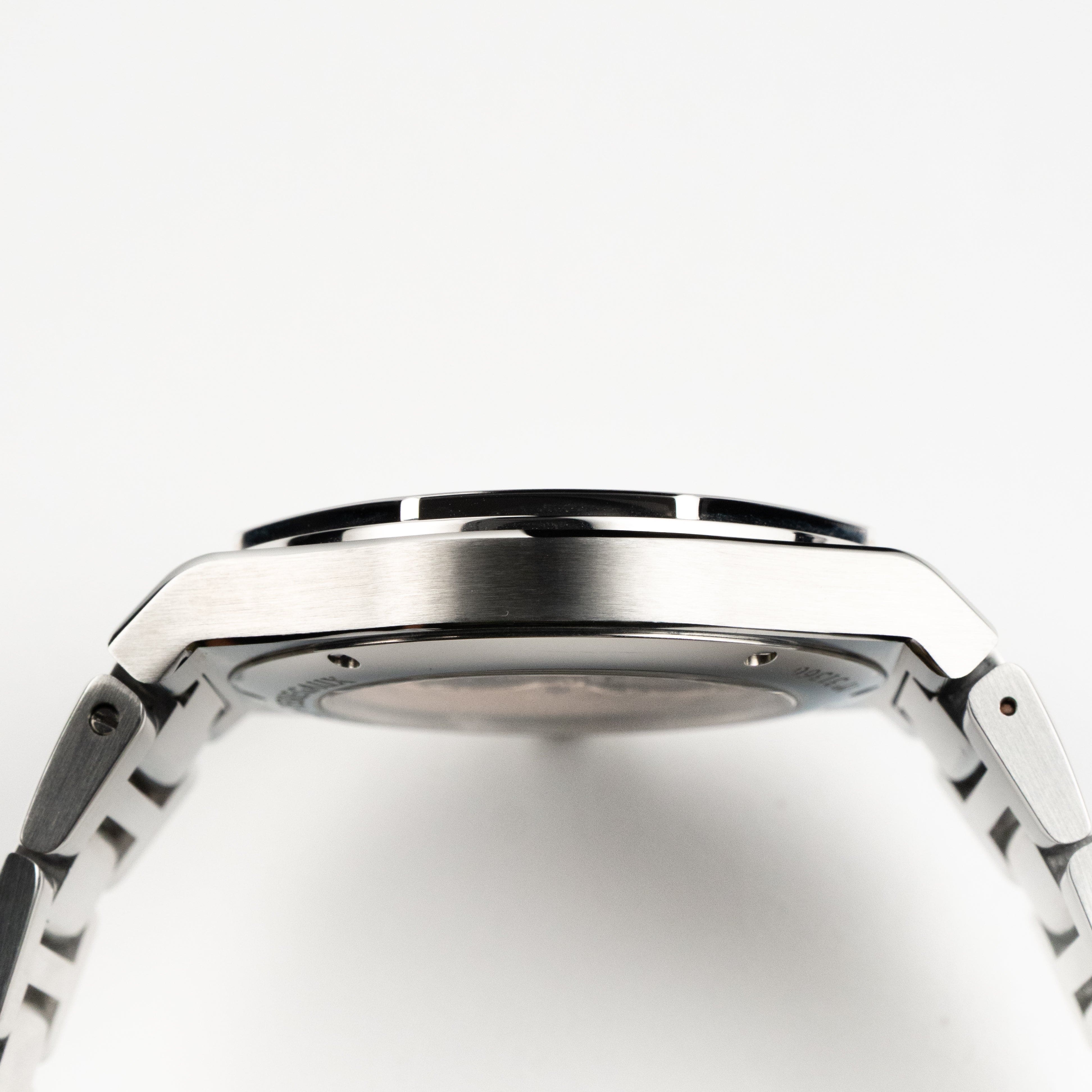 Girard Perregaux Laureato 38 81005-11-3154-1CM Stainless Steel Copper Dial (2023)