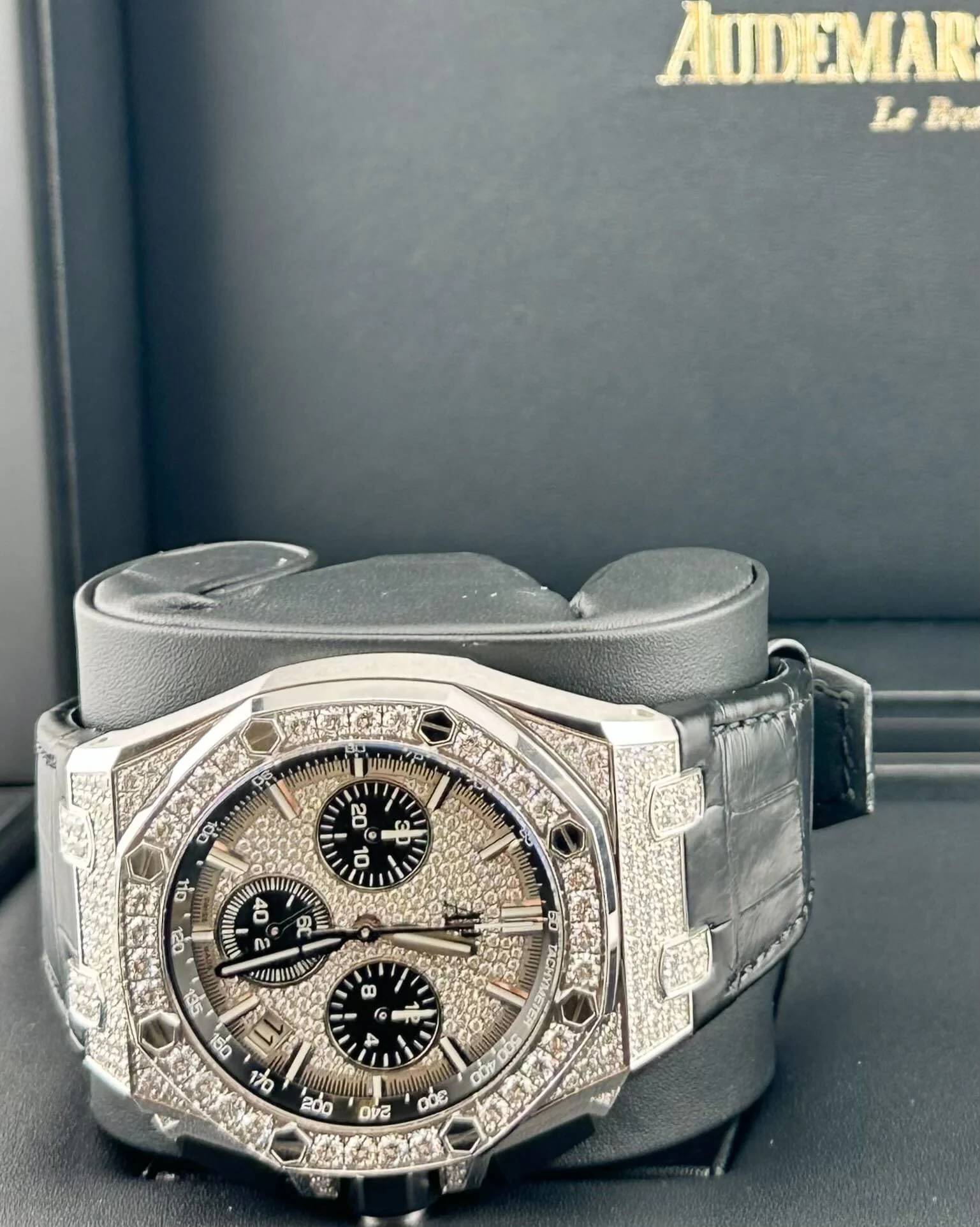 Audemars Piguet Royal Oak Offshore 26423BC.ZZ.D002CA.01 Chronograph Diamond Case And Bezel
