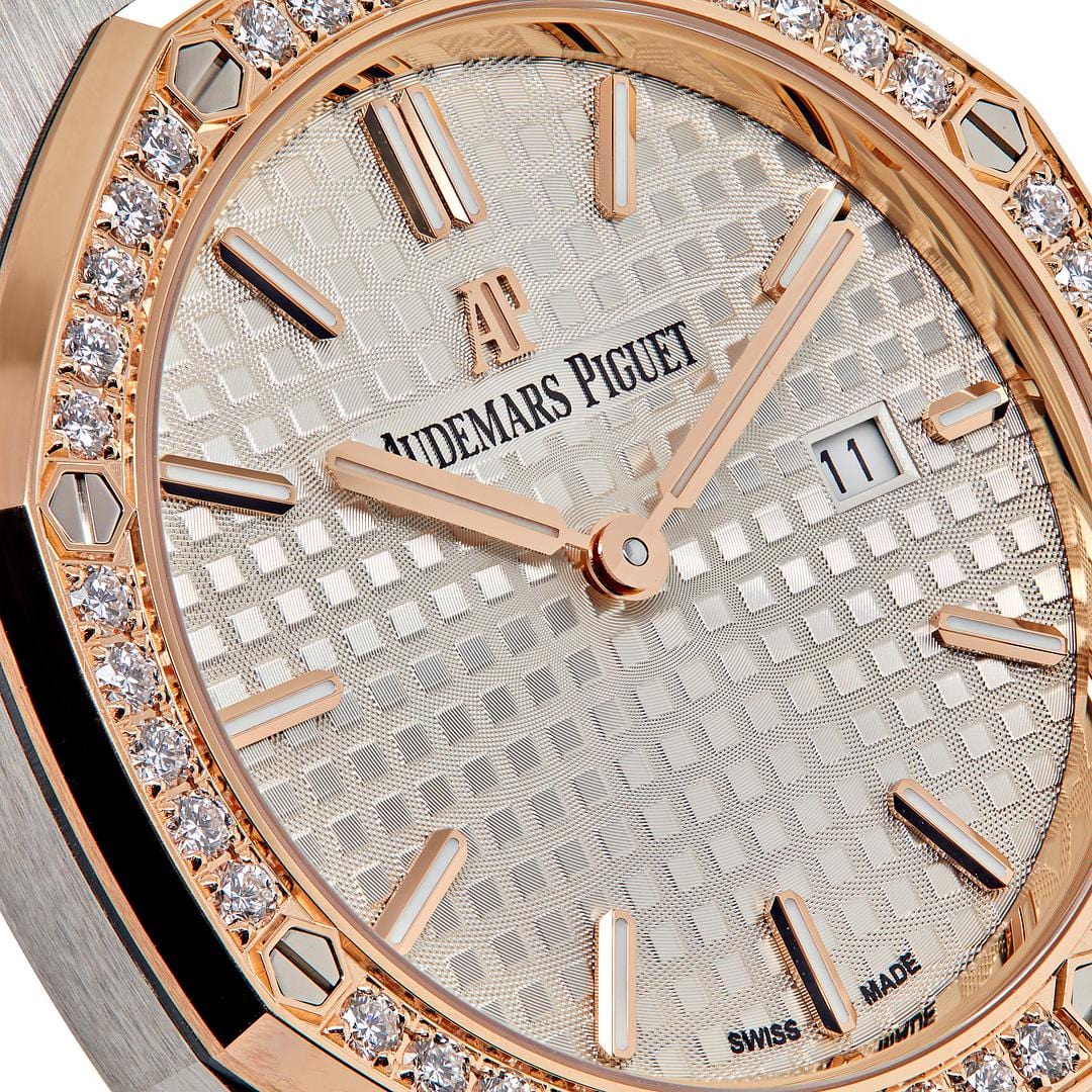 Audemars Piguet Royal Oak 67651SR.ZZ.1261SR.01 'Ladies' Rose Gold Stainless Steel Silver-Toned Dial Diamond Bezel Quartz