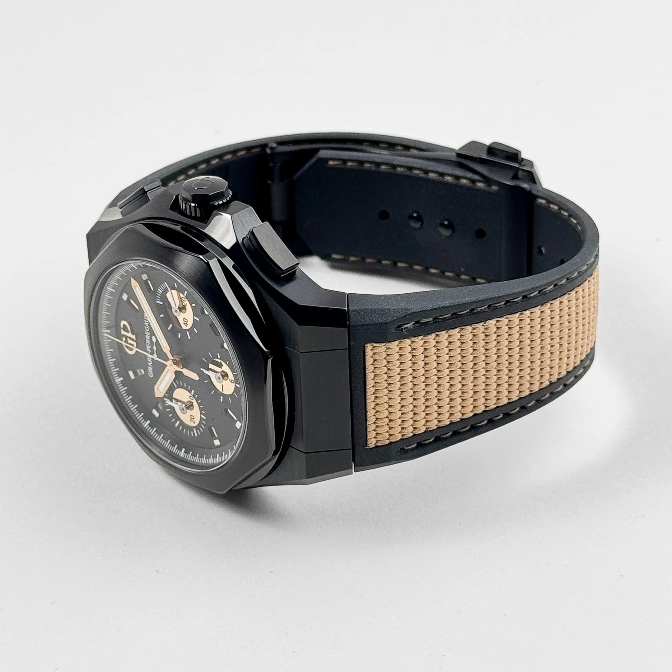 Girard Perregaux Laureato Absolute Gold Fever 81060-21-492-FH3A Titanium PVD