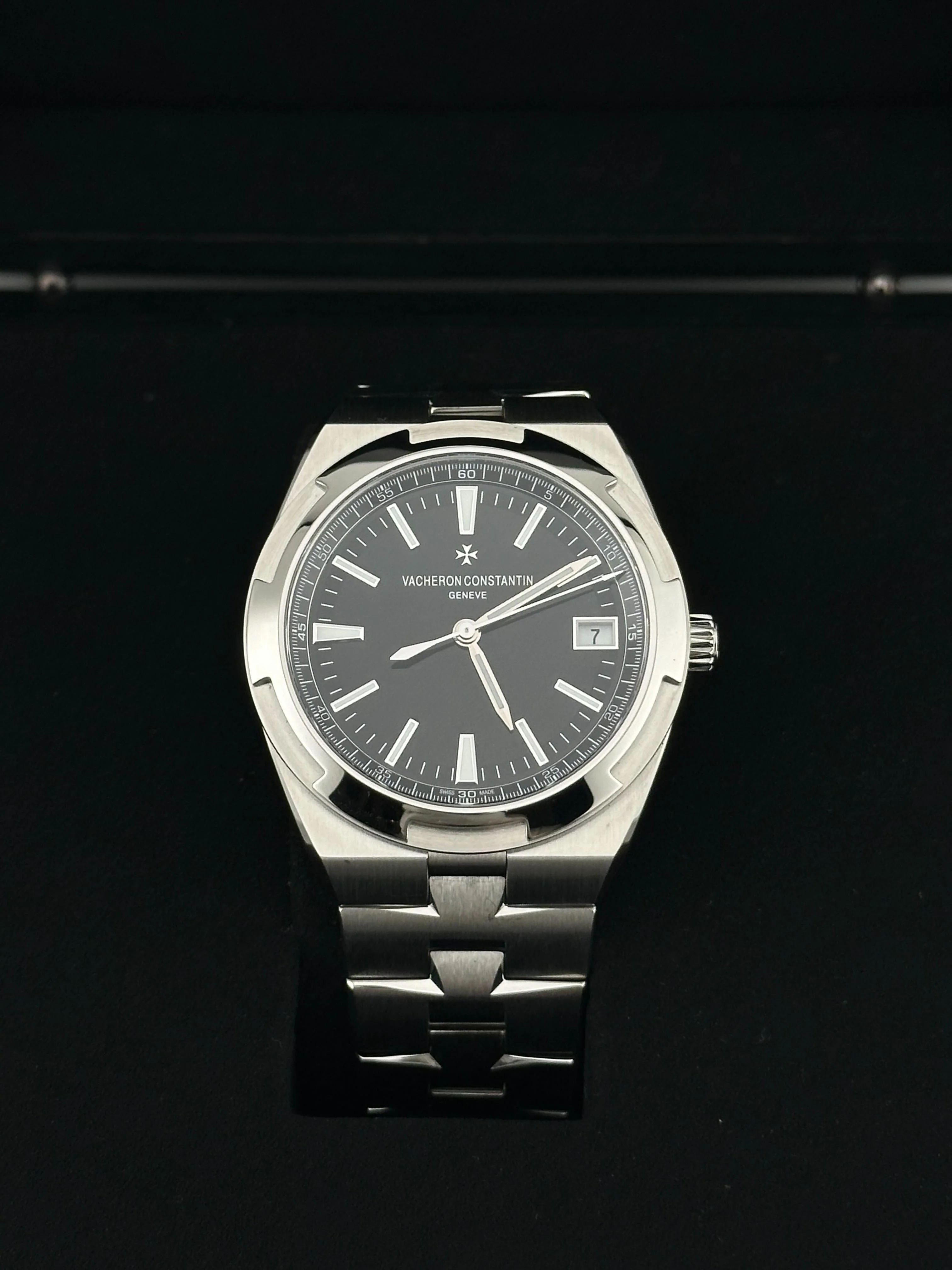 Vacheron Constantin Overseas 4500V/110A-B483 Steel Black Dial