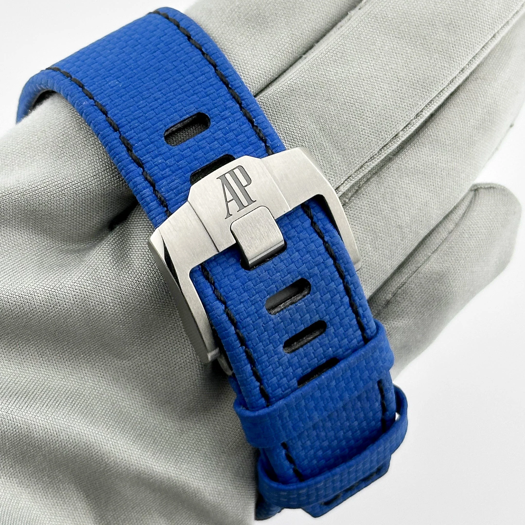 Audemars Piguet Royal Oak Offshore 26420CE.OO.A043VE.01 Selfwinding Chronograph Black/Blue Ceramic (2023)