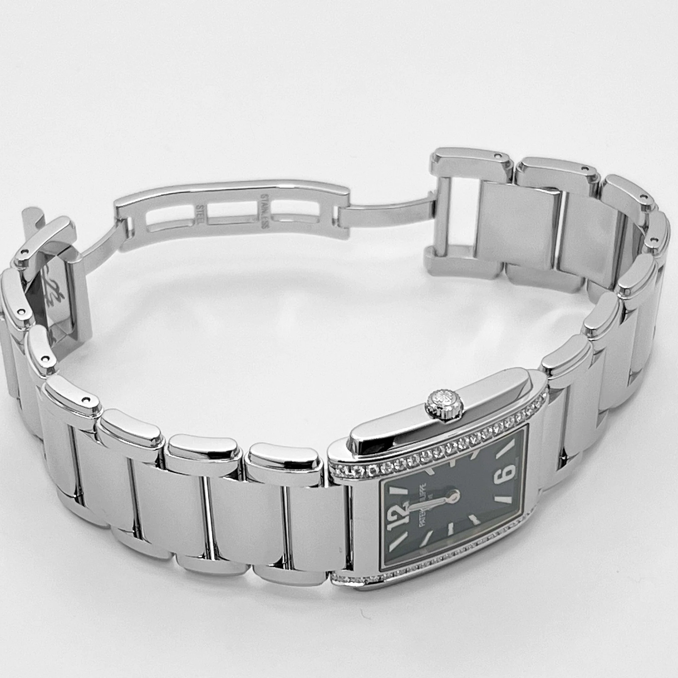 Patek Philippe Twenty-4 4910/1200A-011 'Ladies' Stainless Steel Green Diamond Dial Quartz