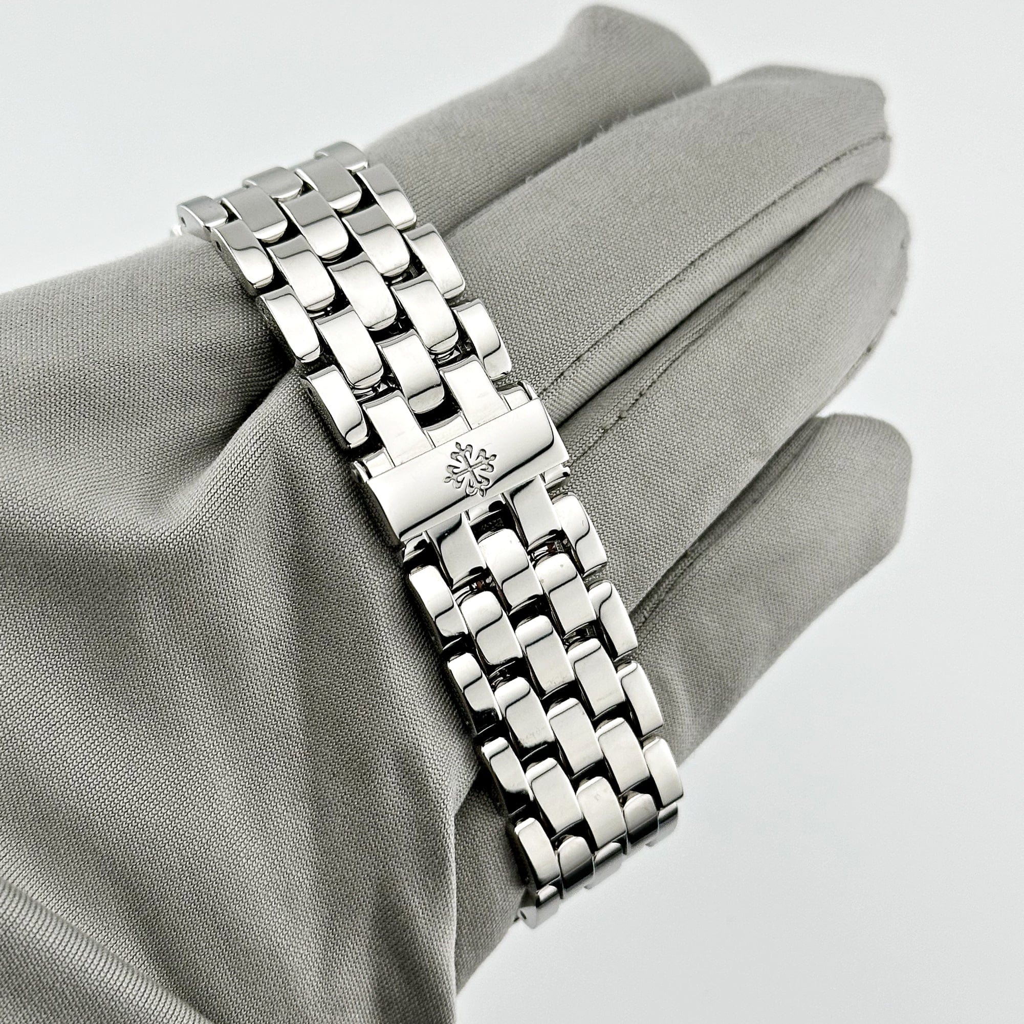 Patek Philippe 5960/1A-001 Annual Calendar Chronograph Stainless Steel White Dial