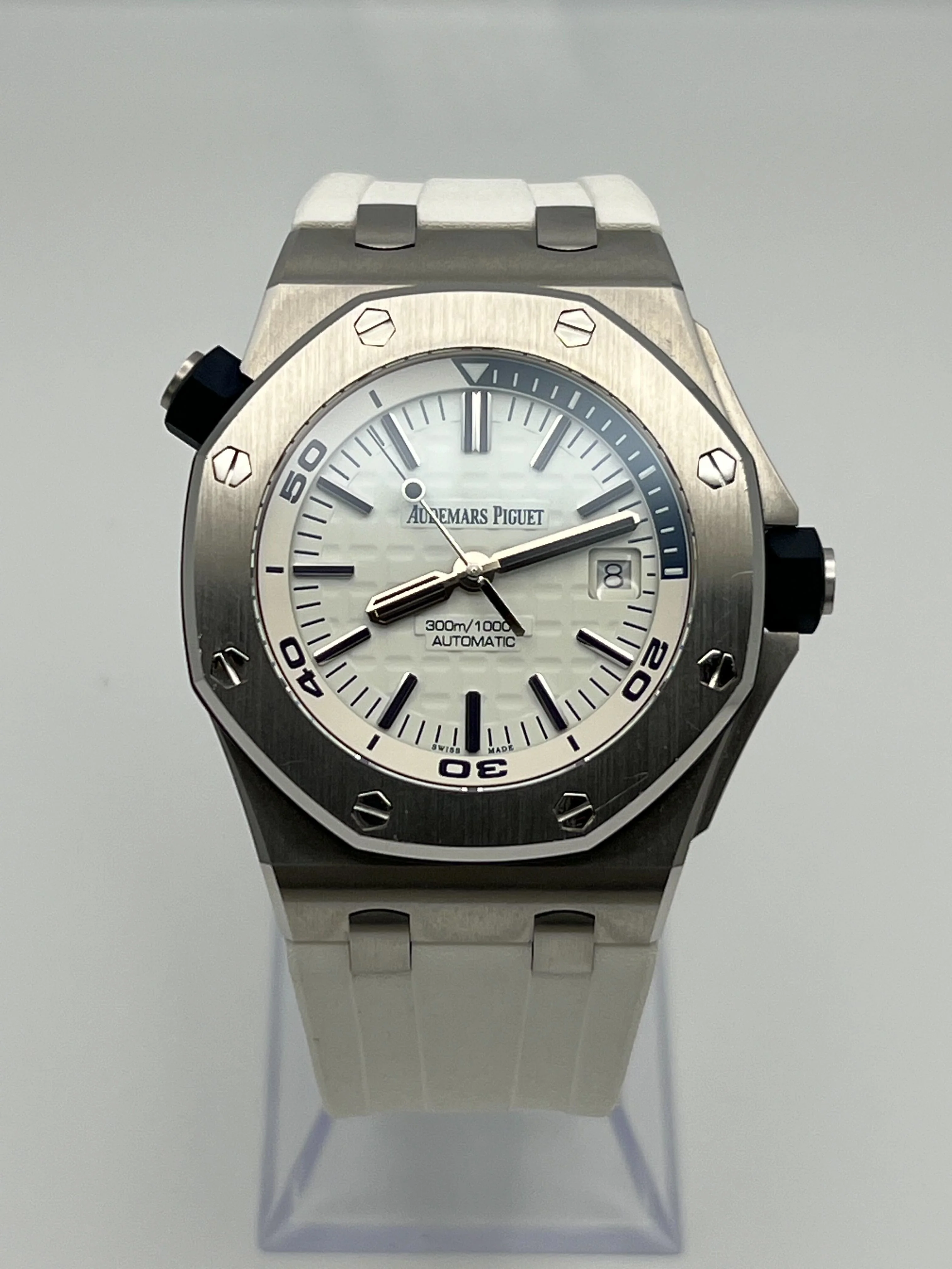 Audemars Piguet Royal Oak Offshore 15710ST.OO.A010CA.01 Diver Stainless Steel White Dial