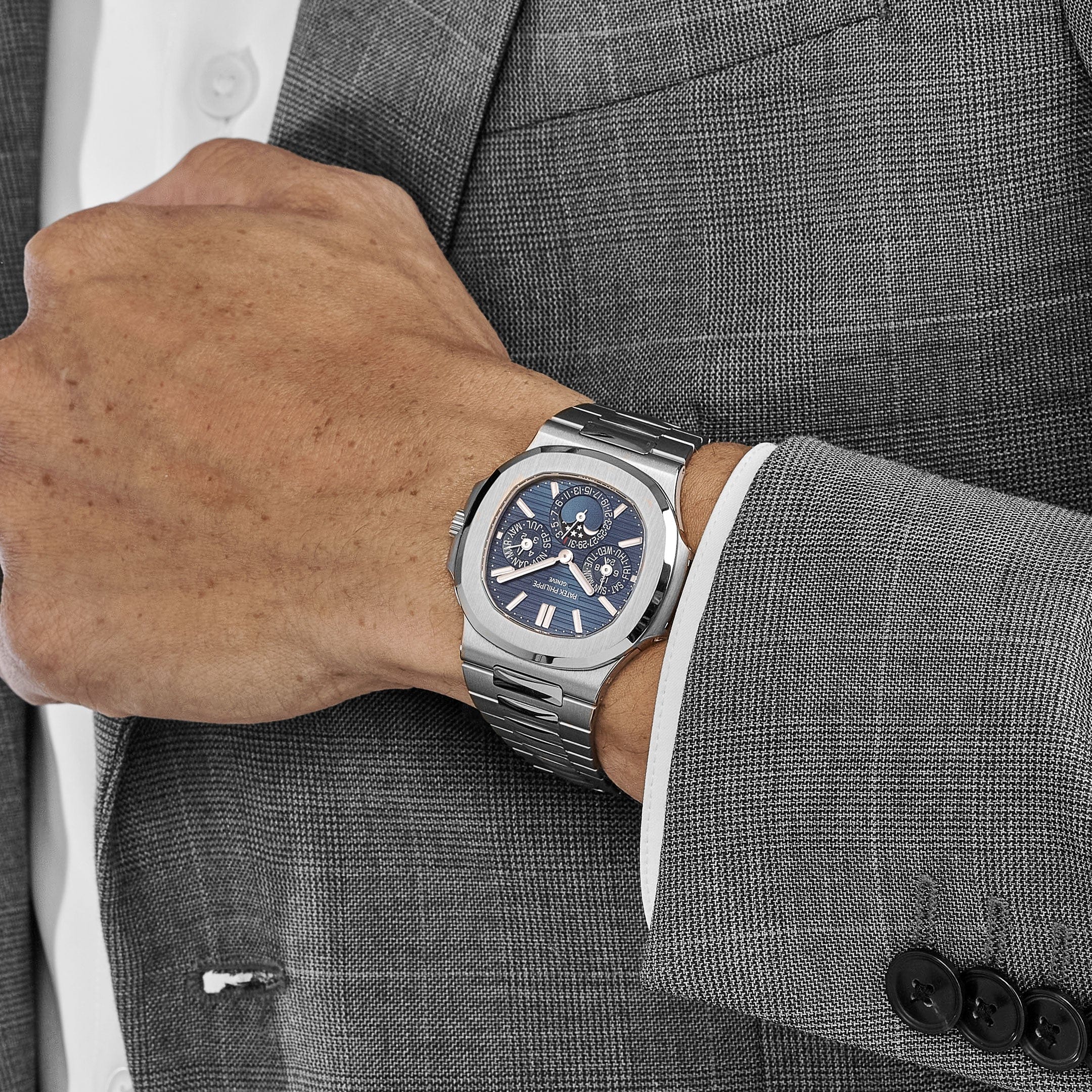 Patek Philippe Nautilus 5740/1G-001 Perpetual Calendar Moon Phases (2022)