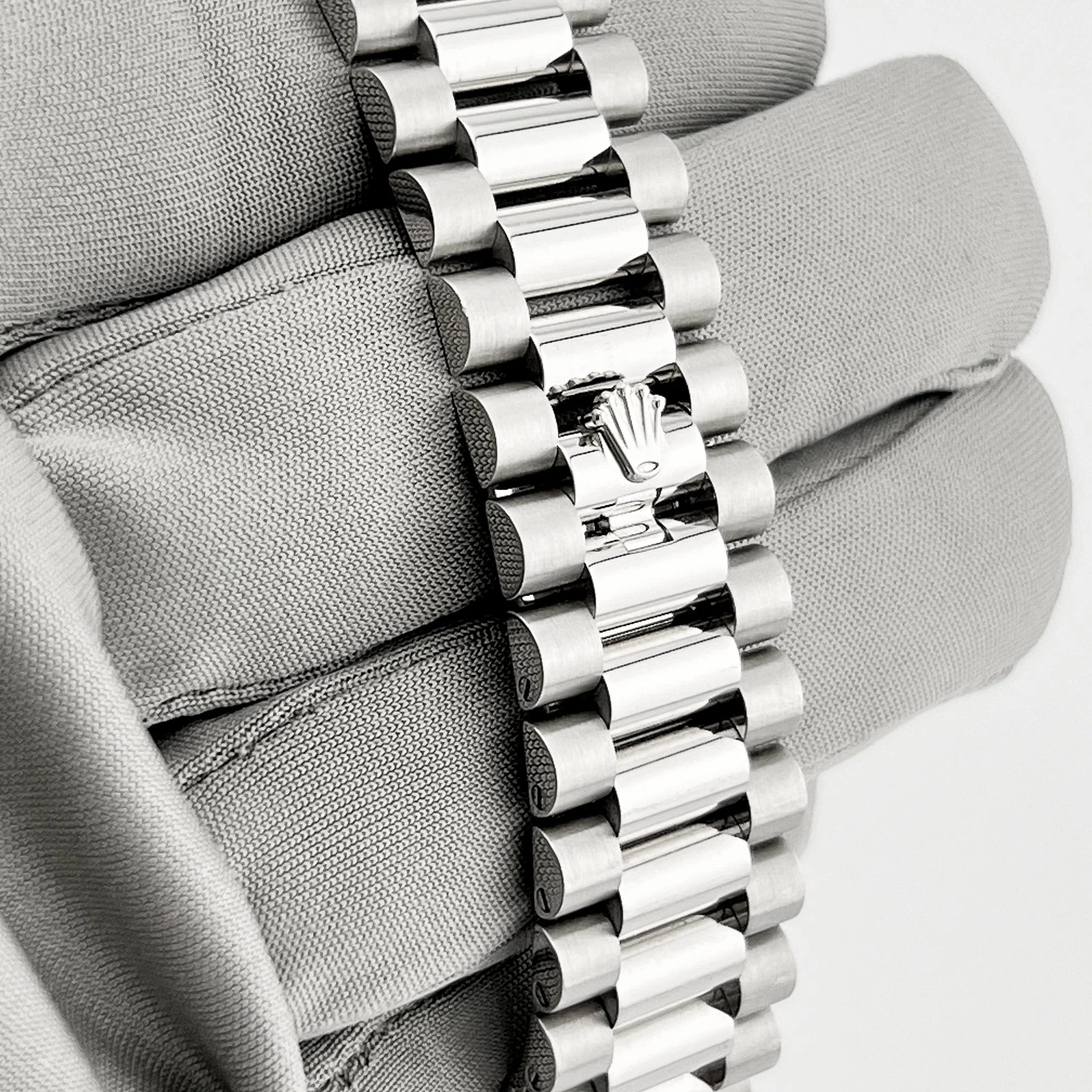 Rolex Day-Date 40 228236 Platinum Pavé Diamond Dial (2023)