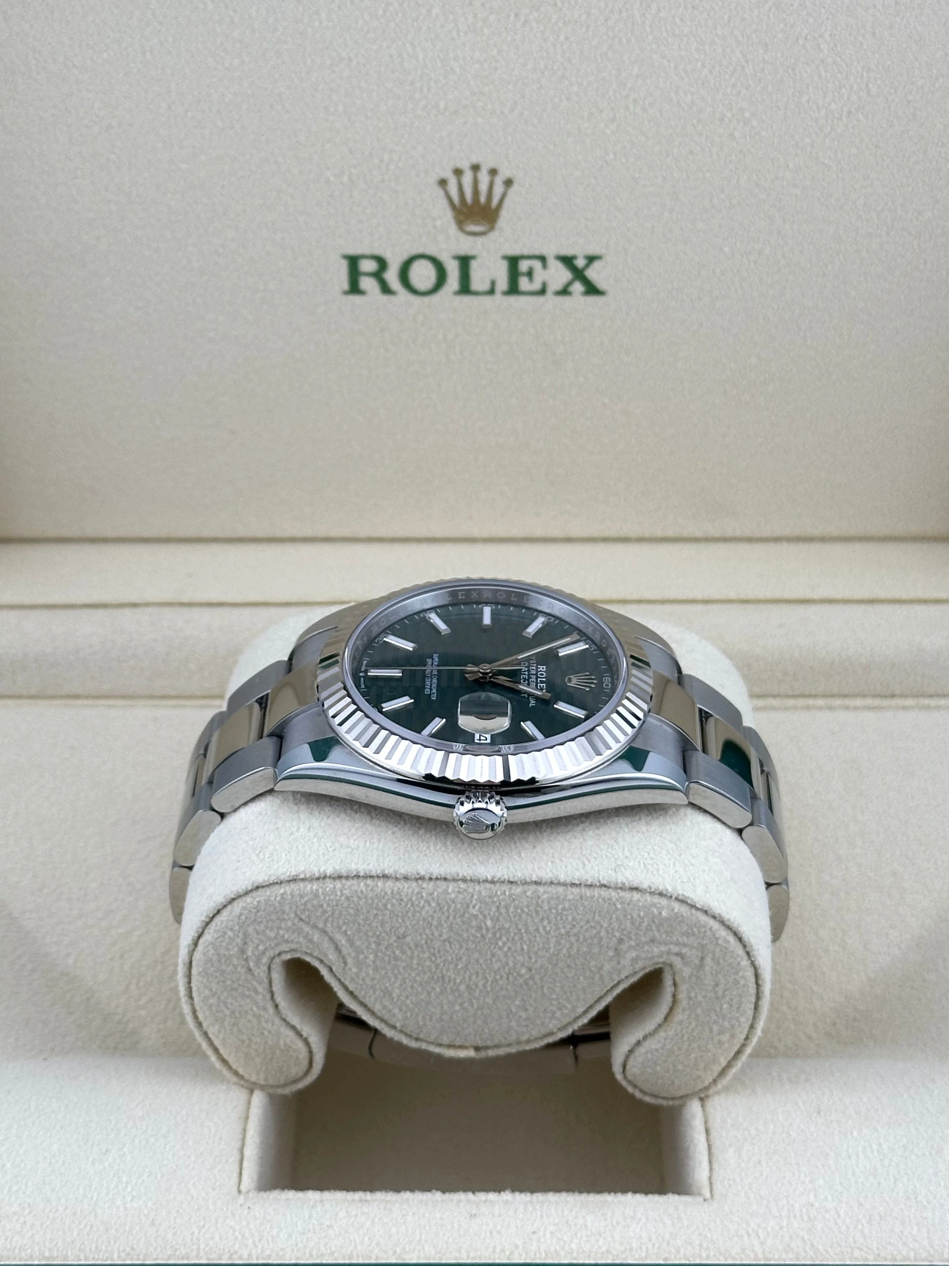 Rolex Datejust 41 126334 Stainless Steel Green Motif Dial Oyster