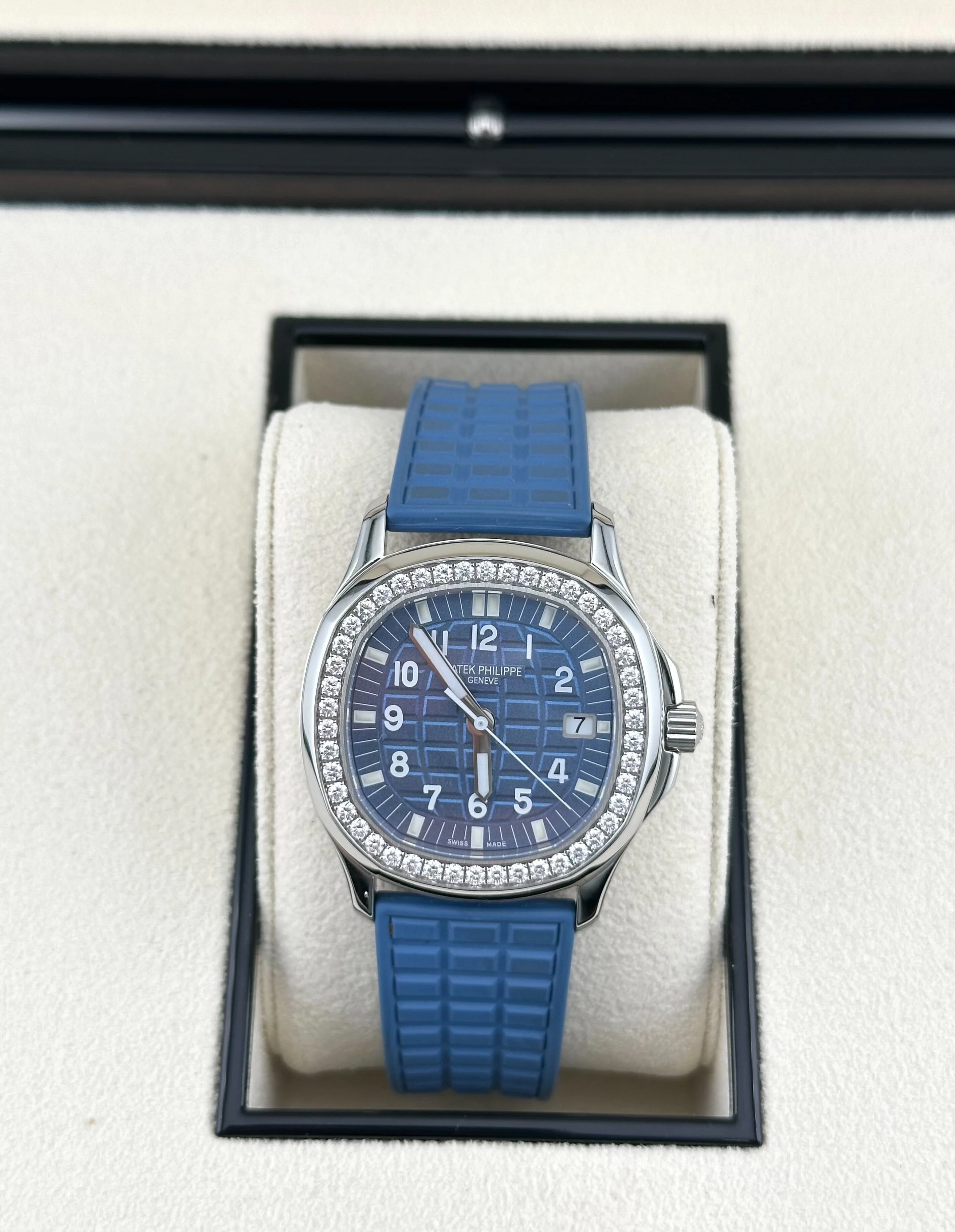 Patek Philippe Aquanaut Luce 5067A-022 'Ladies' Stainless Steel Blue Dial Diamond Bezel