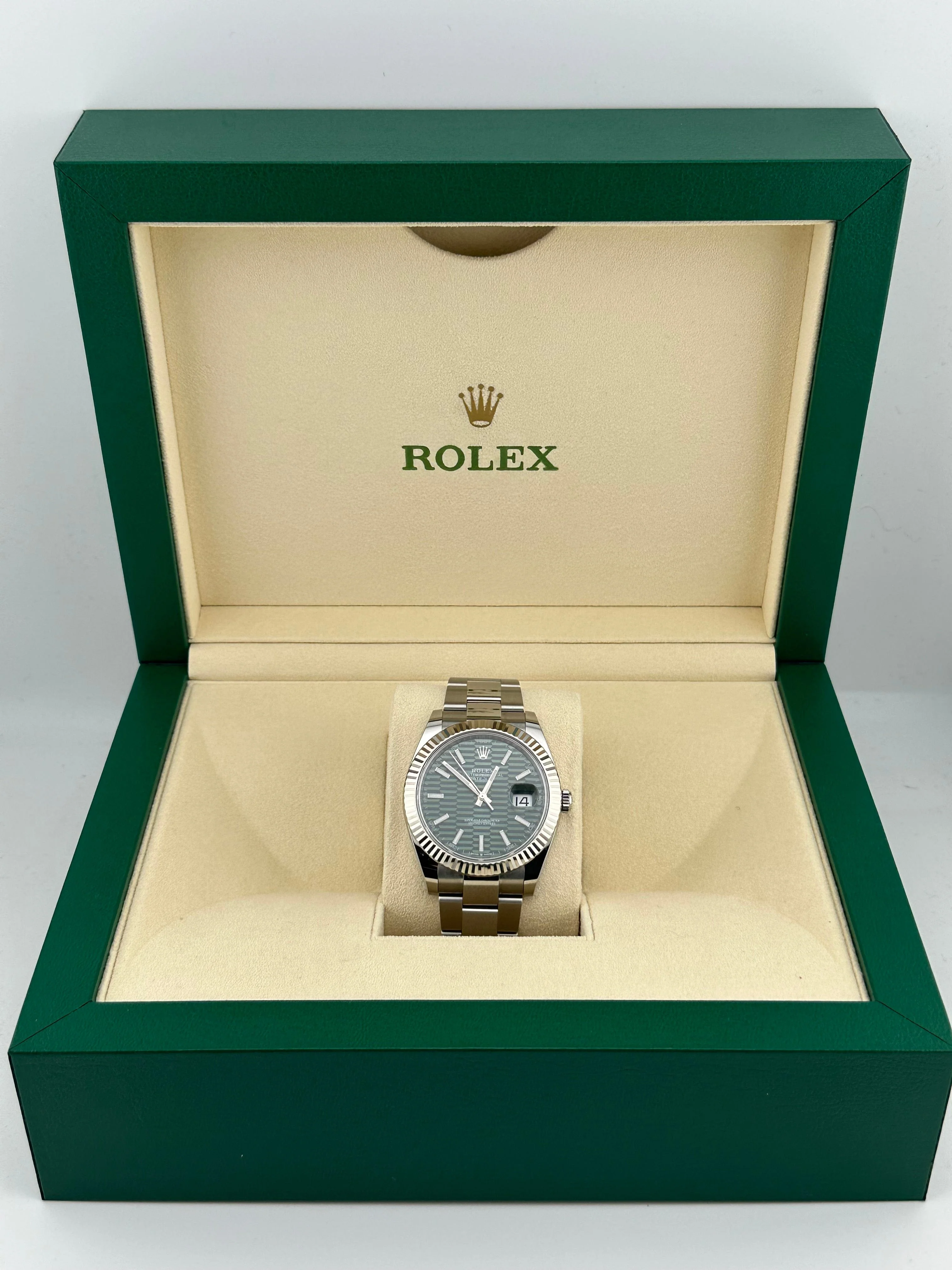 Rolex Datejust 41 126334 Stainless Steel Green Motif Dial Oyster