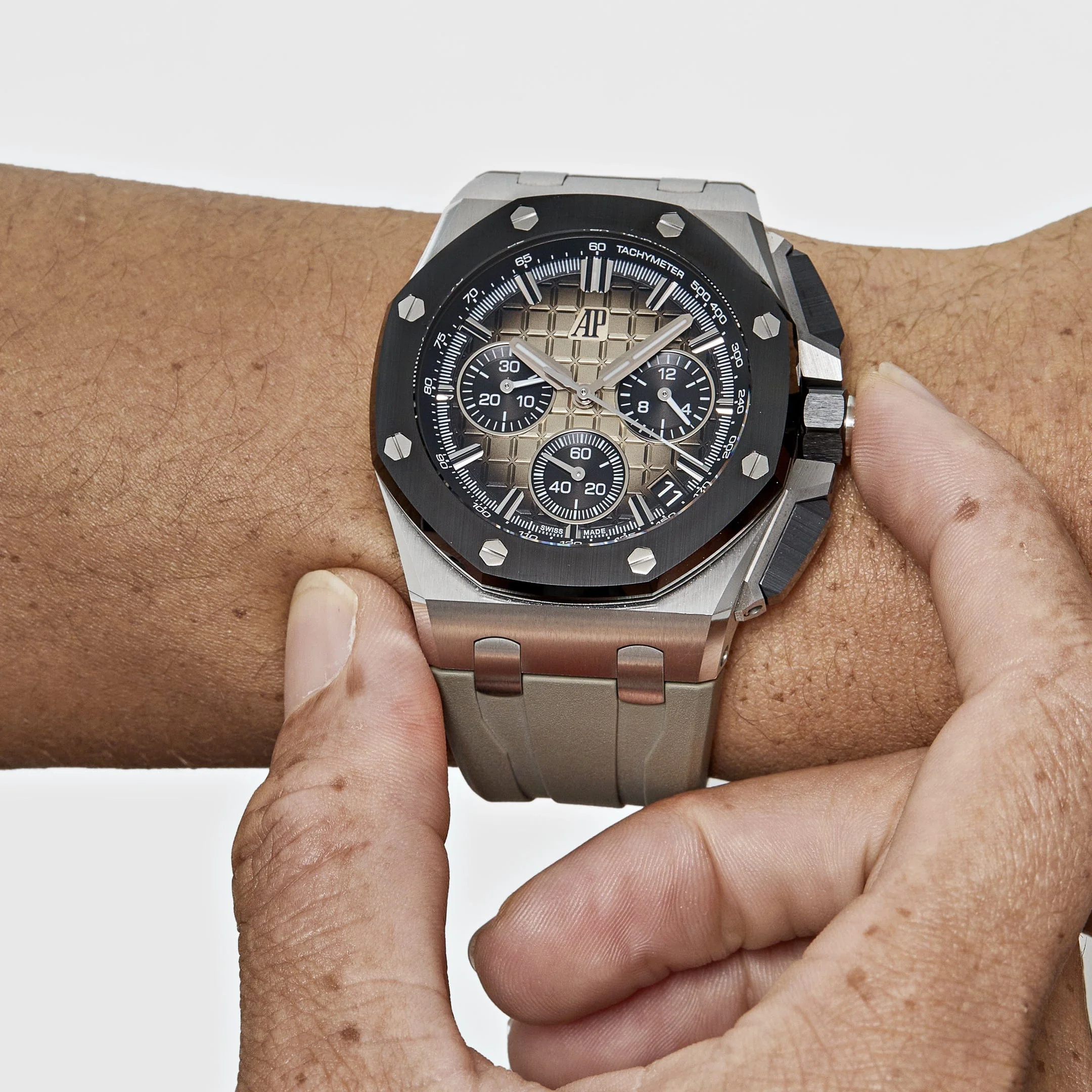 Audemars Piguet Royal Oak Offshore 26420SO.OO.A600CA.01 Chronograph Stainless Steel Smoke/Brown Dial